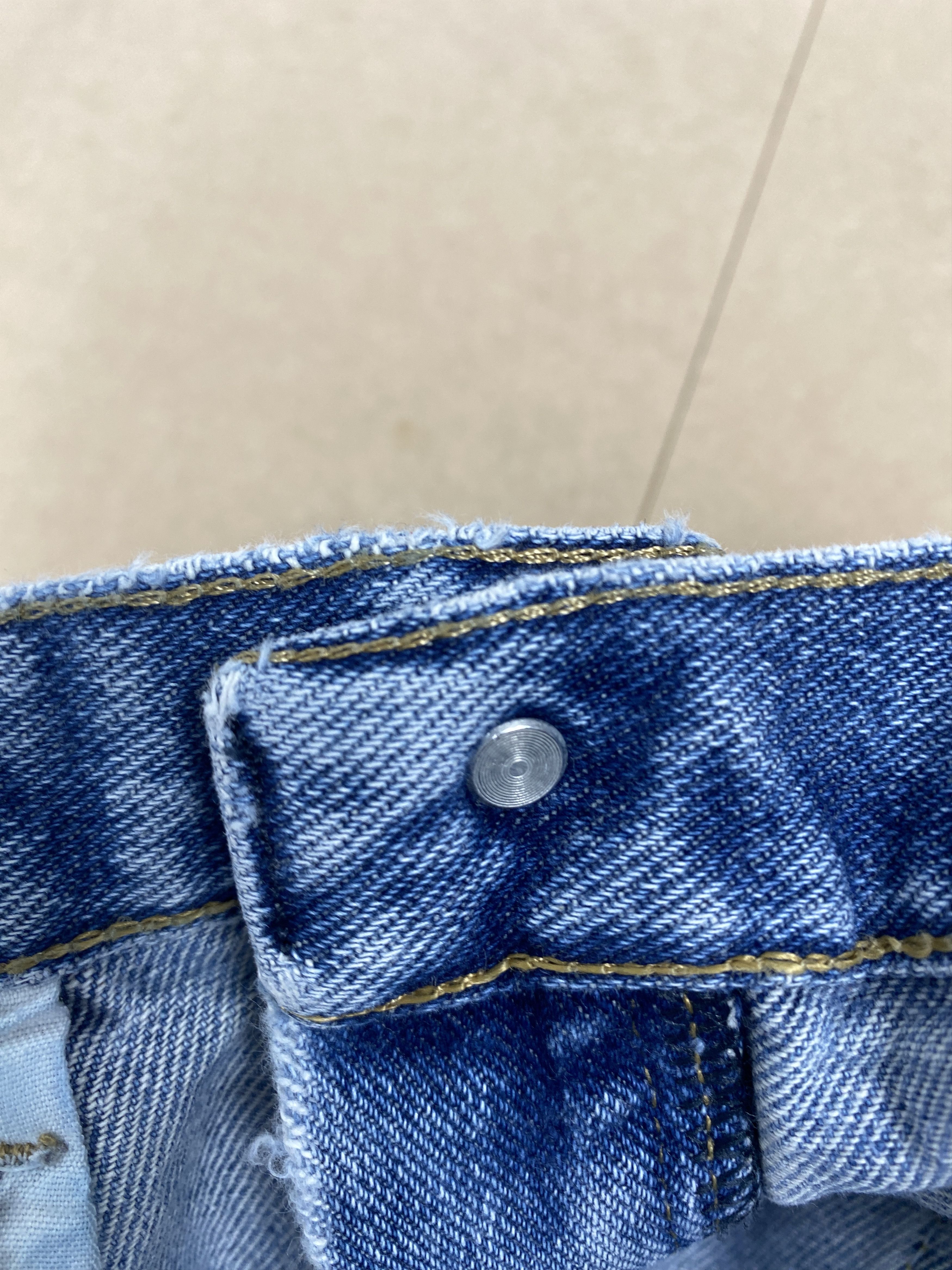 Vintage Vintage 90s WRANGLER Distressed Faded Light Wash Jeans Size US 31 - 11 Thumbnail