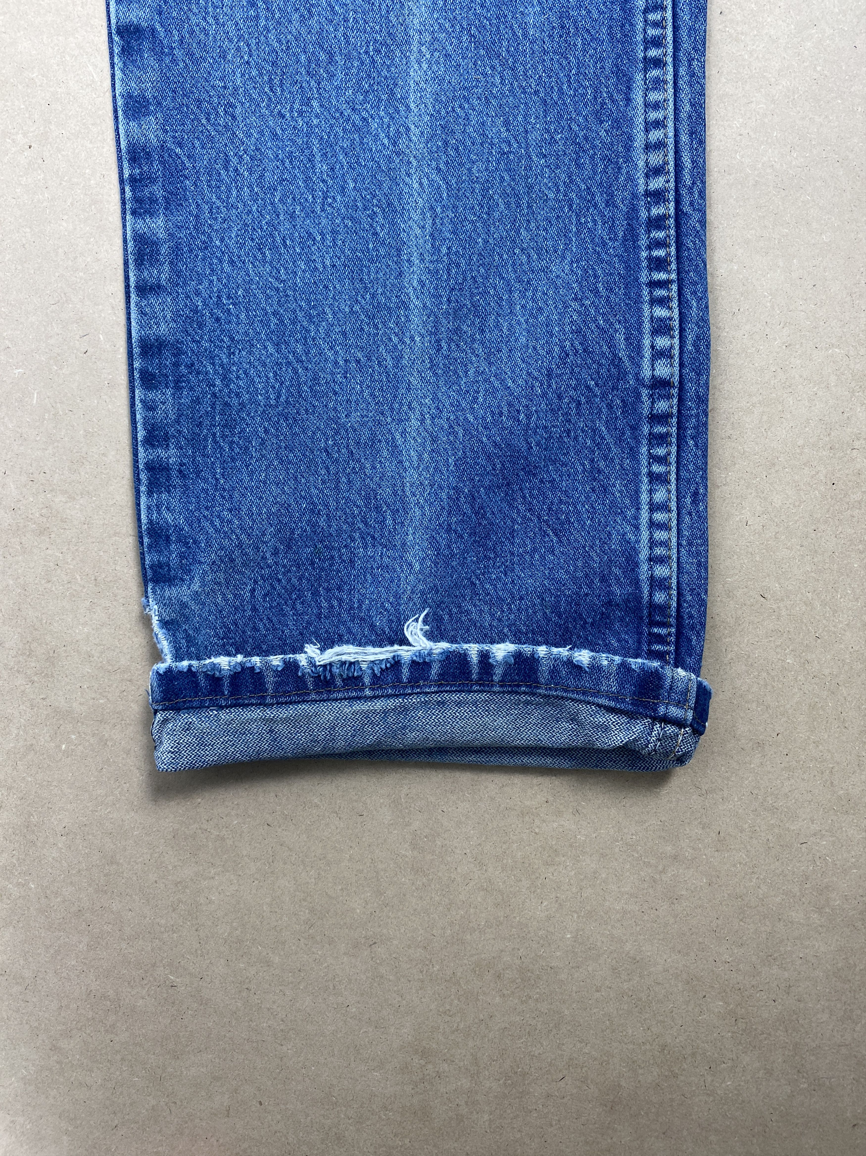 Vintage Vintage Wrangler Straight Cut Distressed Faded Blue Jeans Size US 35 - 5 Thumbnail