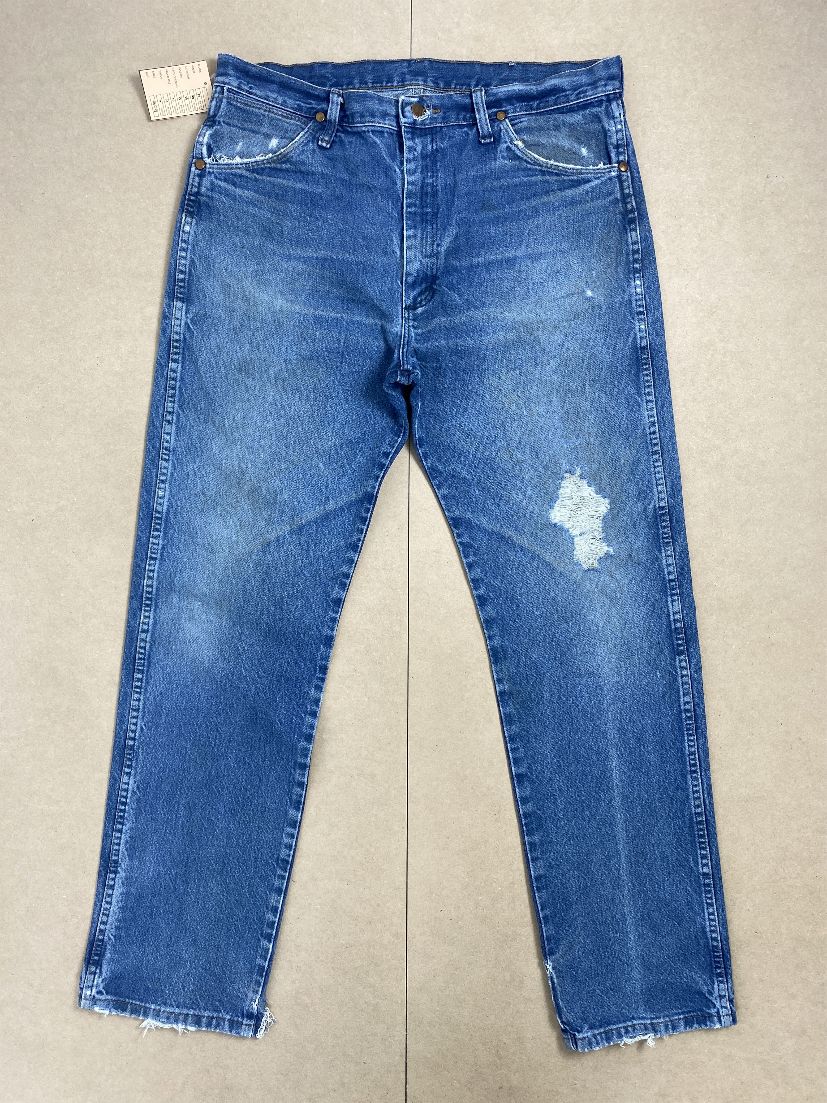 image of Vintage Wrangler Straight Cut Distressed Faded Blue Jeans in Blue Denim, Men's (Size 35)