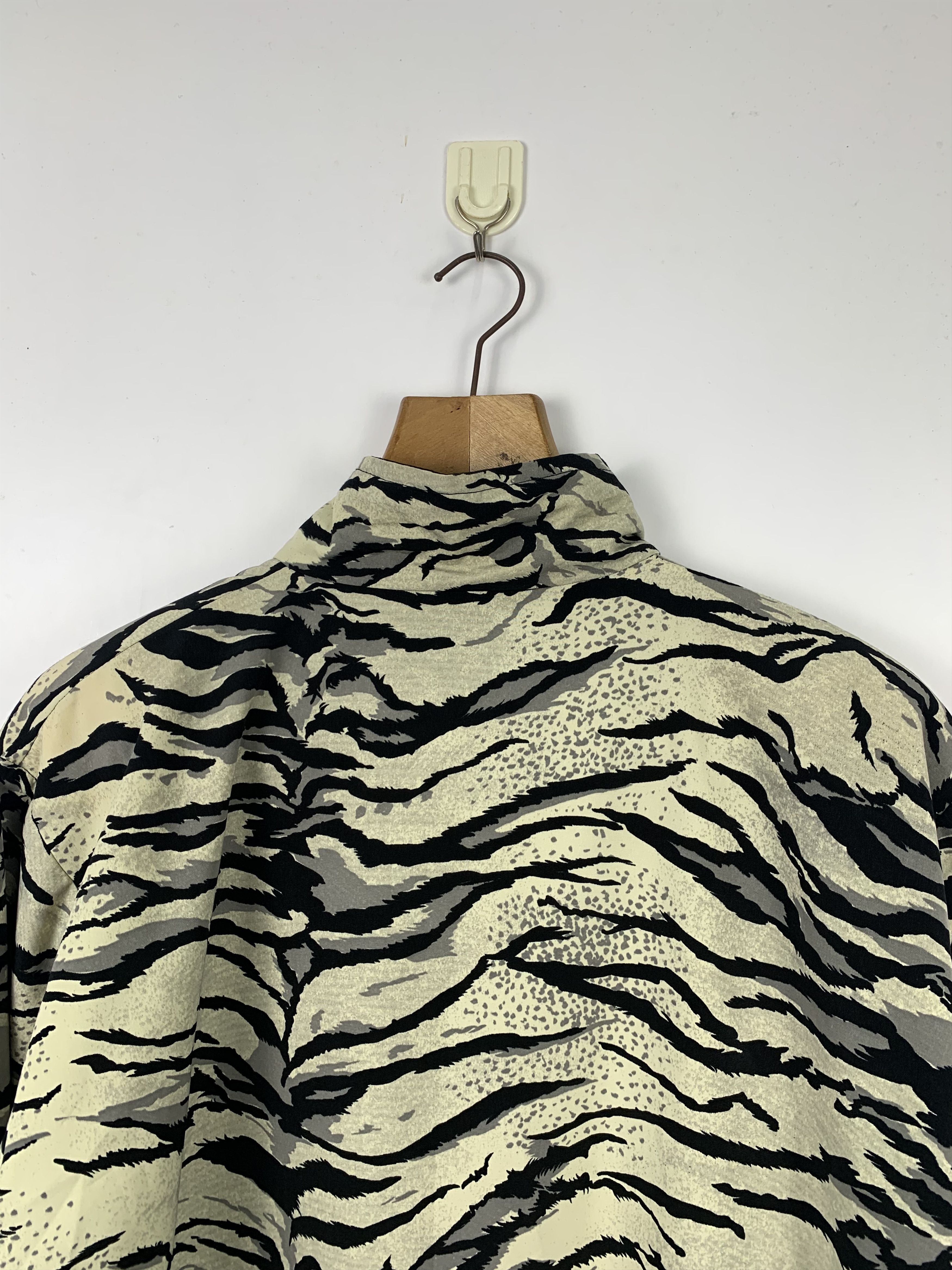 Japanese Brand Vintage TIGER Pattern Japanese Brand Zip Up Jacket J0424 Size US S / EU 44-46 / 1 - 7 Thumbnail