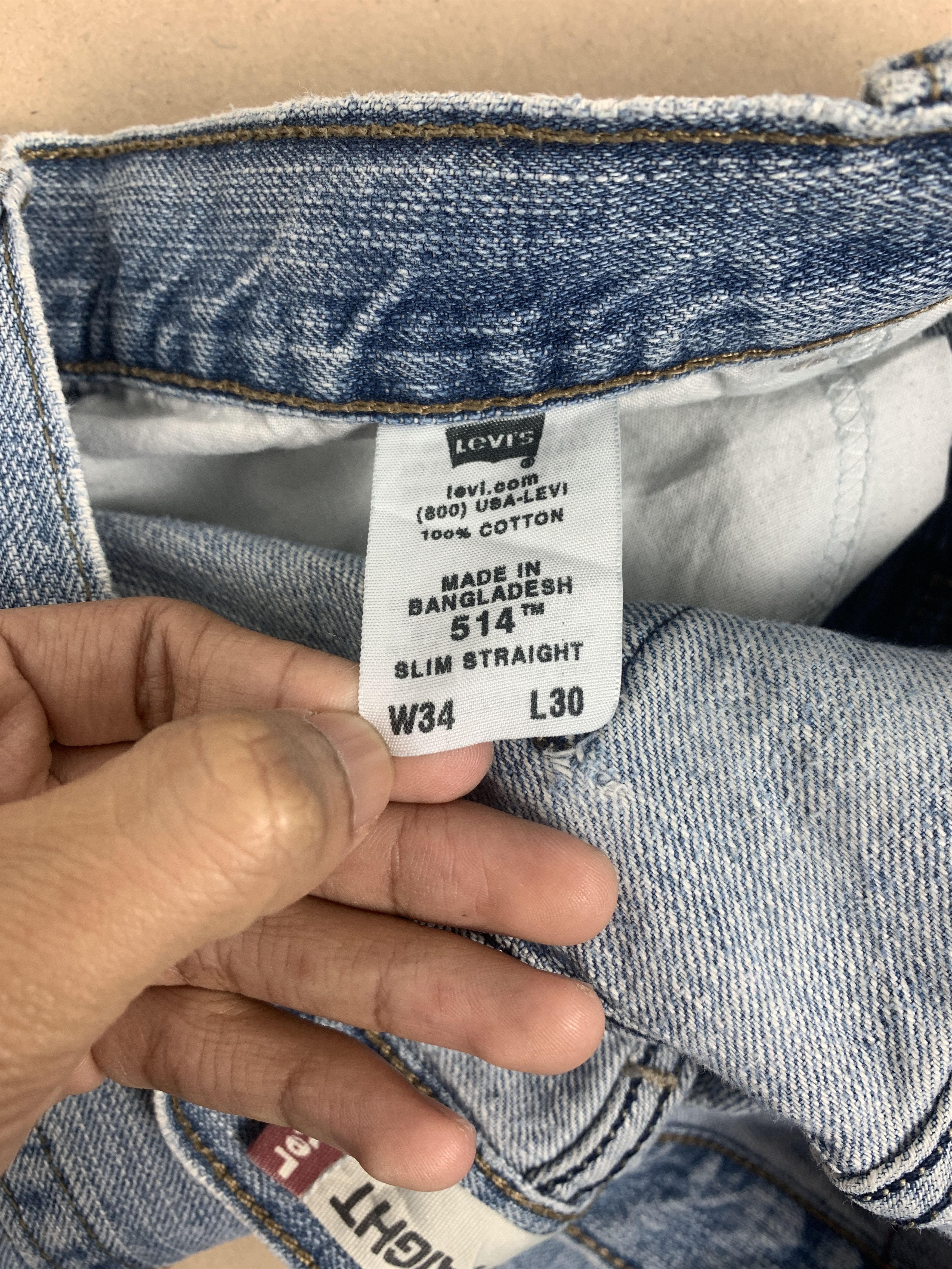 Levi's Vintage Levis 514 Straight Cut Faded Mid Wash Jeans Size US 34 / EU 50 - 16 Thumbnail