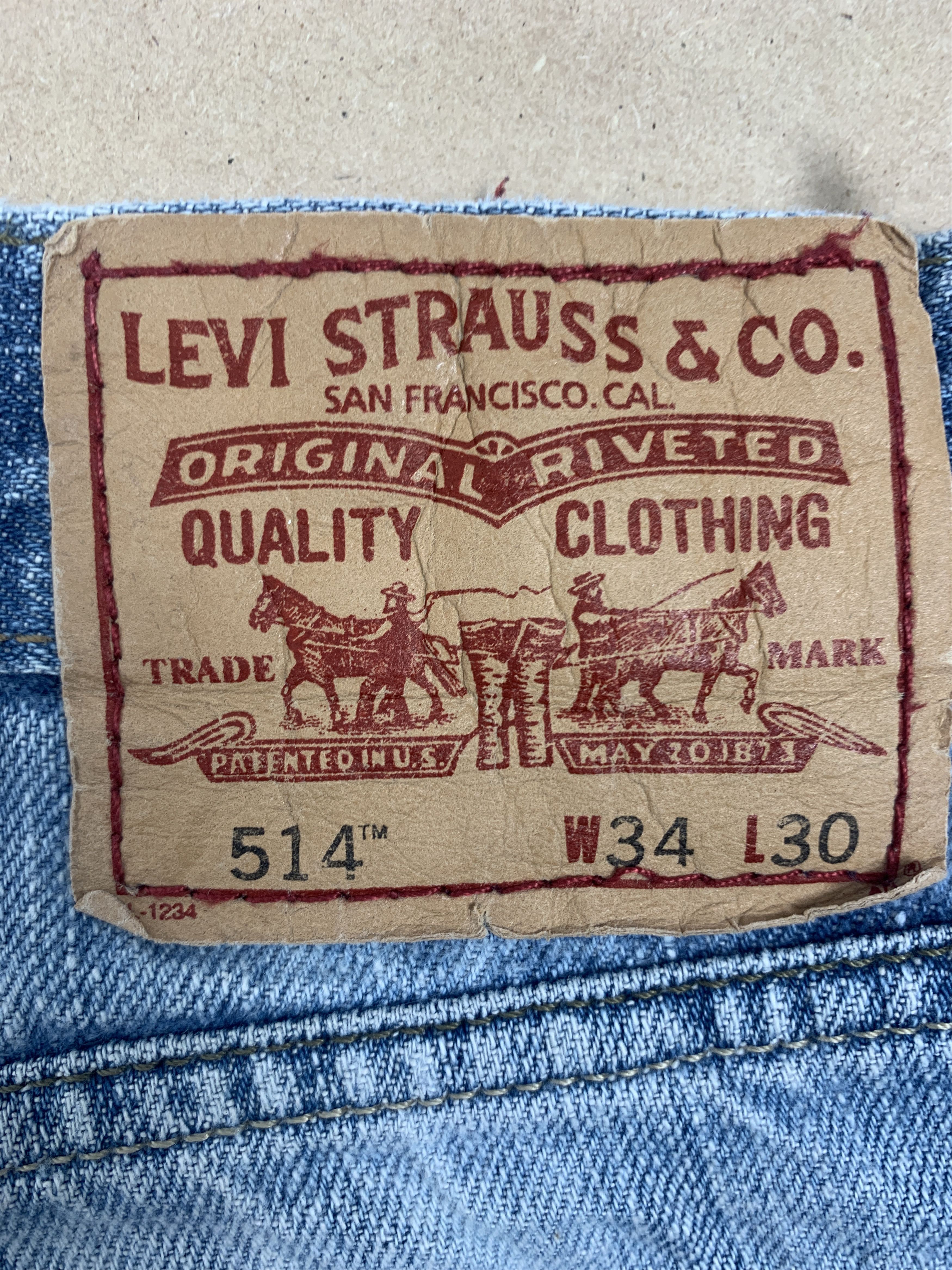 Levi's Vintage Levis 514 Straight Cut Faded Mid Wash Jeans Size US 34 / EU 50 - 12 Thumbnail