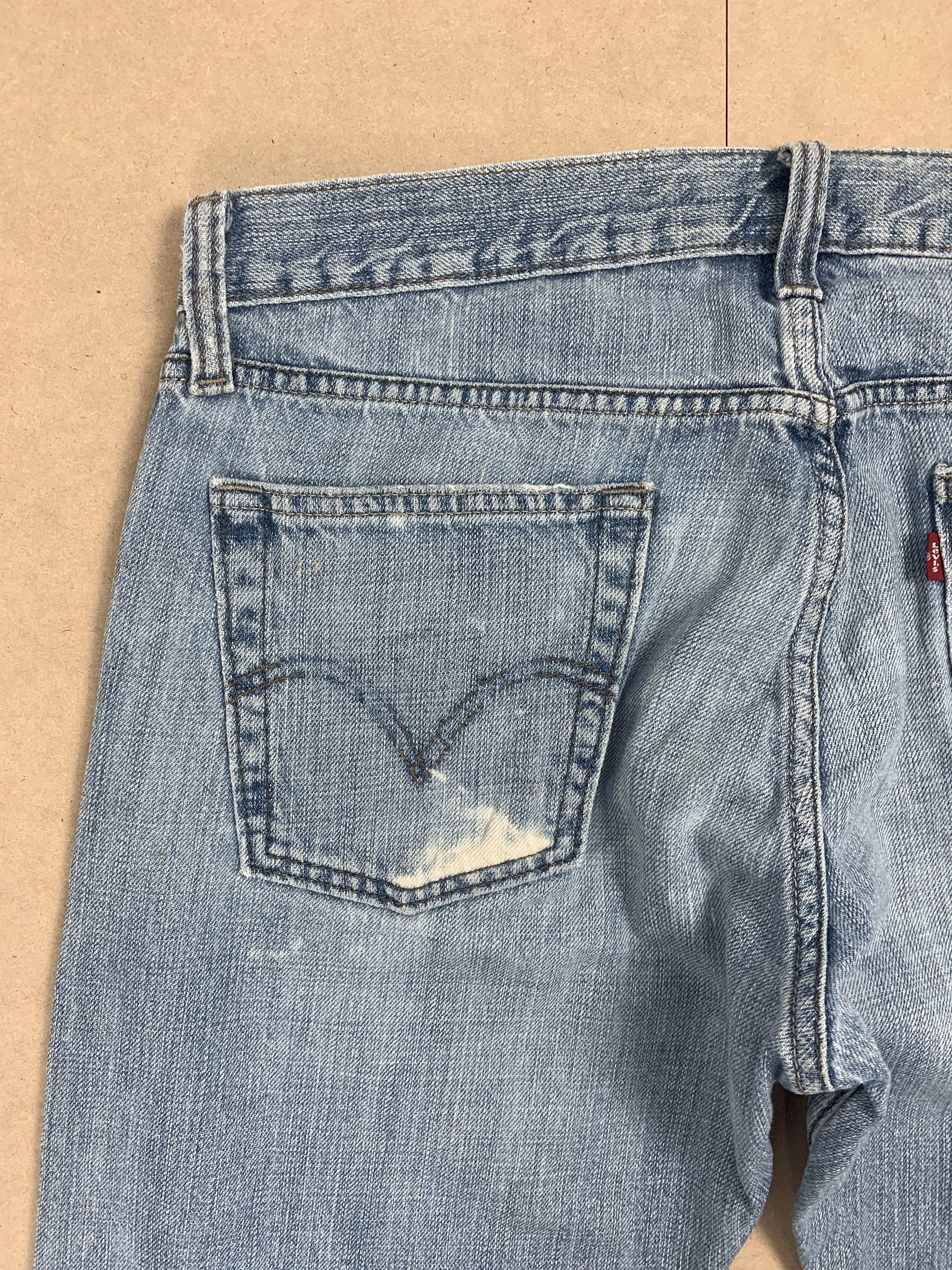 Levi's Vintage Levis 514 Straight Cut Faded Mid Wash Jeans Size US 34 / EU 50 - 11 Thumbnail