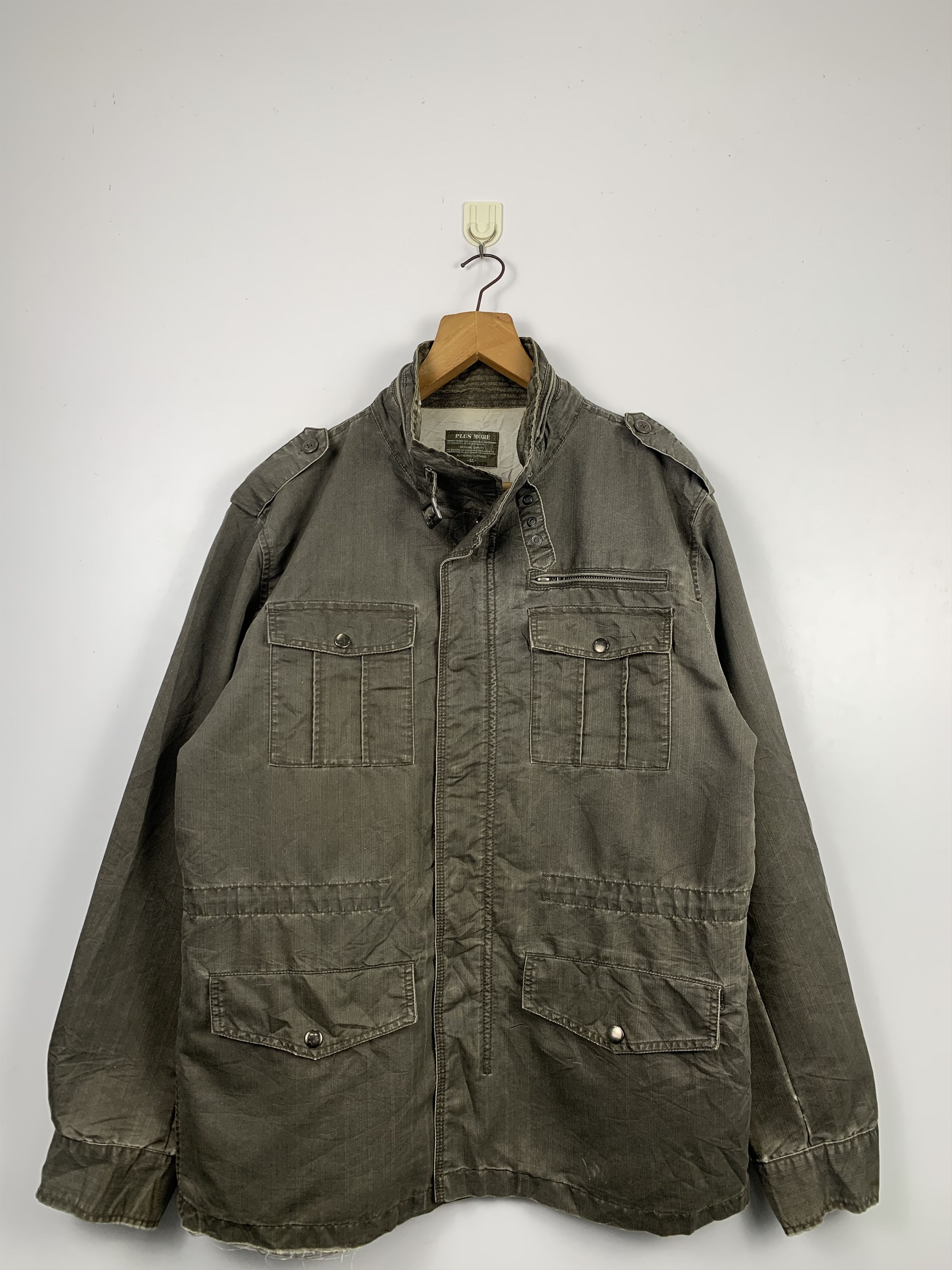 Japanese Brand Vintage Rugged Plus More Military Multi Pocket Jacket J0393 Size US M / EU 48-50 / 2 - 1 Thumbnail