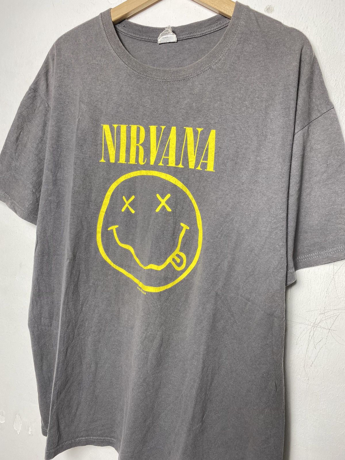 Band Tees × Nirvana × Vintage Vintage Nirvana Smiley Kurt Cobain Band Tees Size US XL / EU 56 / 4 - 3 Thumbnail
