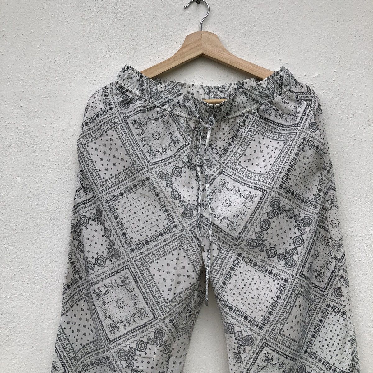 Japanese Brand KAPITAL INSPIRED DESIGN BY GU PANTS BANDANA STYLE Size US 30 / EU 46 - 4 Thumbnail