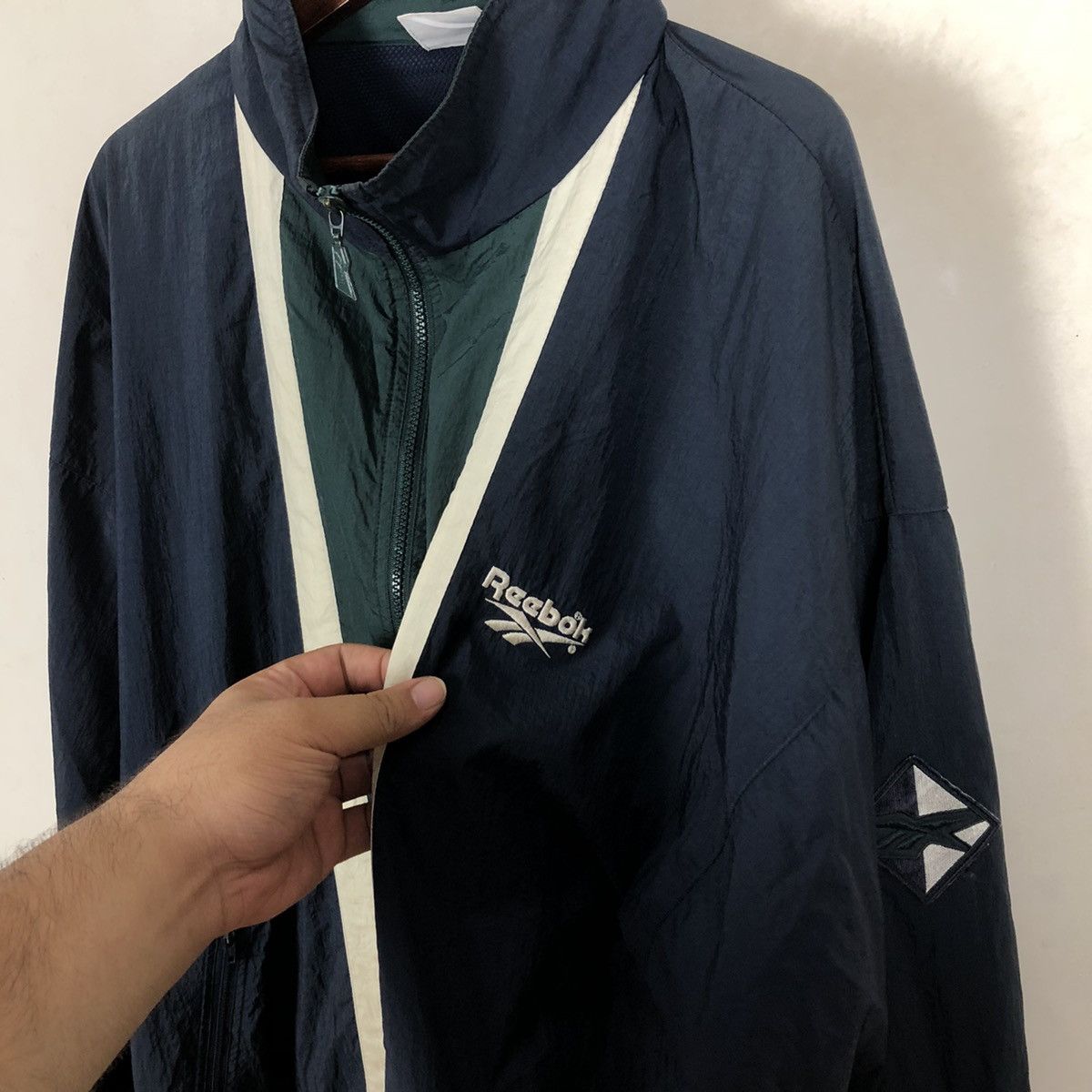Reebok VINTAGE REEBOK WINDBREAKER SMALL LOGO Size US L / EU 52-54 / 3 - 3 Thumbnail