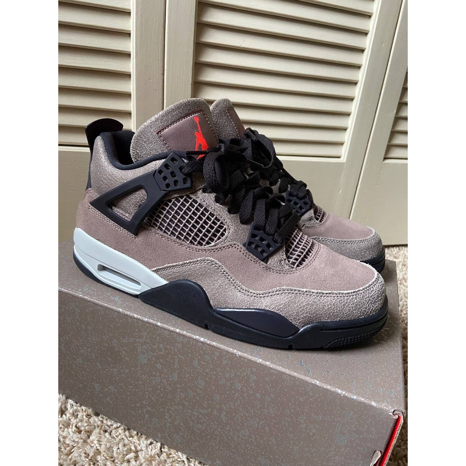 Jordan Brand × Nike Nike Air Jordan 4 Retro Taupe Haze DB0732-200 Size 8.5 Size US 8.5 / EU 41-42 - 1 Thumbnail