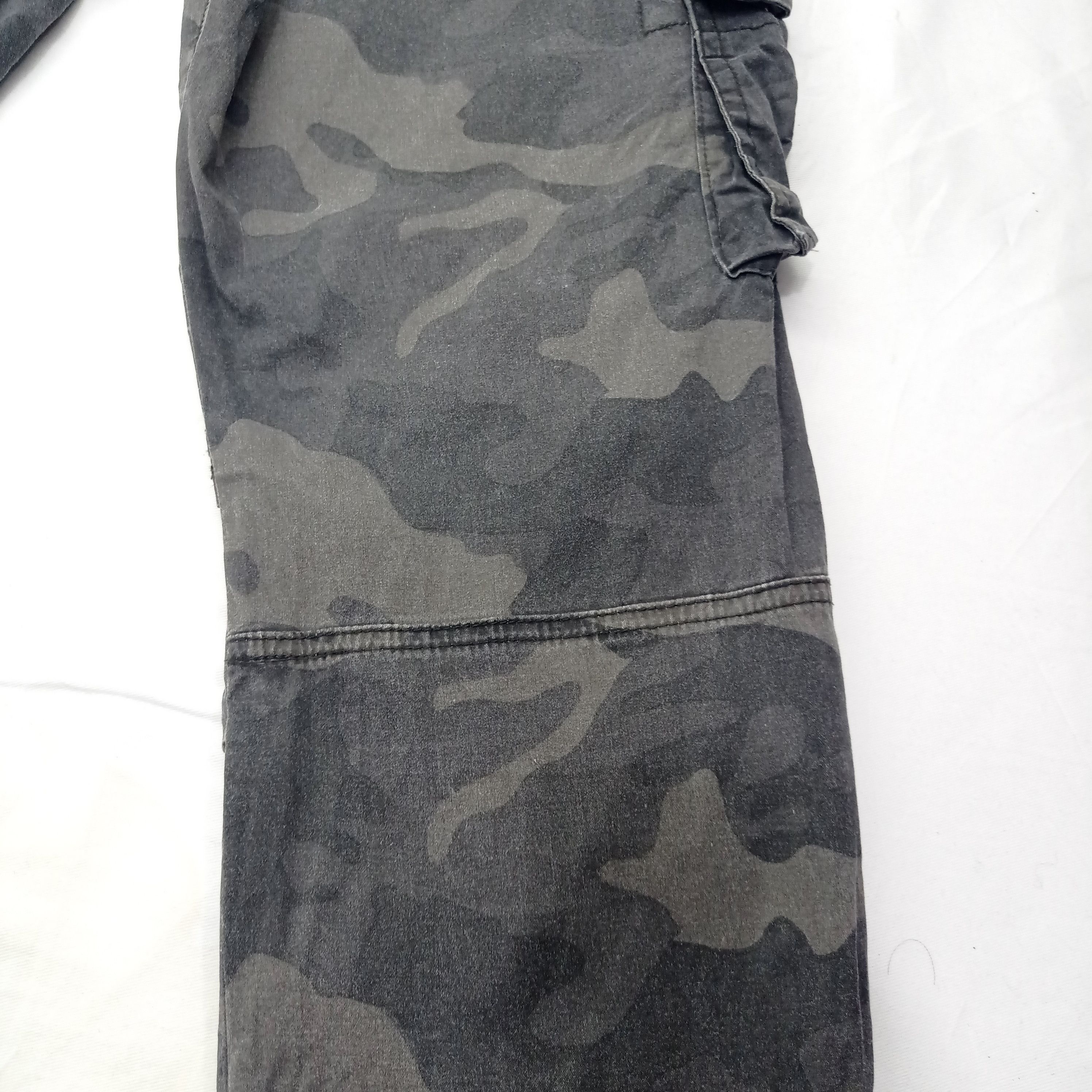 Japanese Brand × Mossimo Mossimo Camo Multi Pocket Cargo Pant Size US 31 - 5 Thumbnail