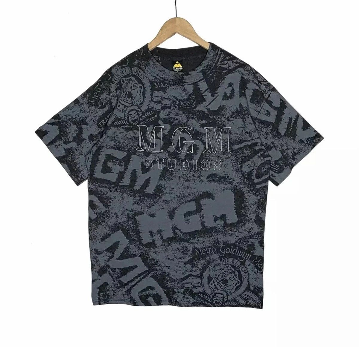 Vintage Vintage MGM Studios fullprint movie tshirt embroidered logo Size US L / EU 52-54 / 3 - 1 Thumbnail