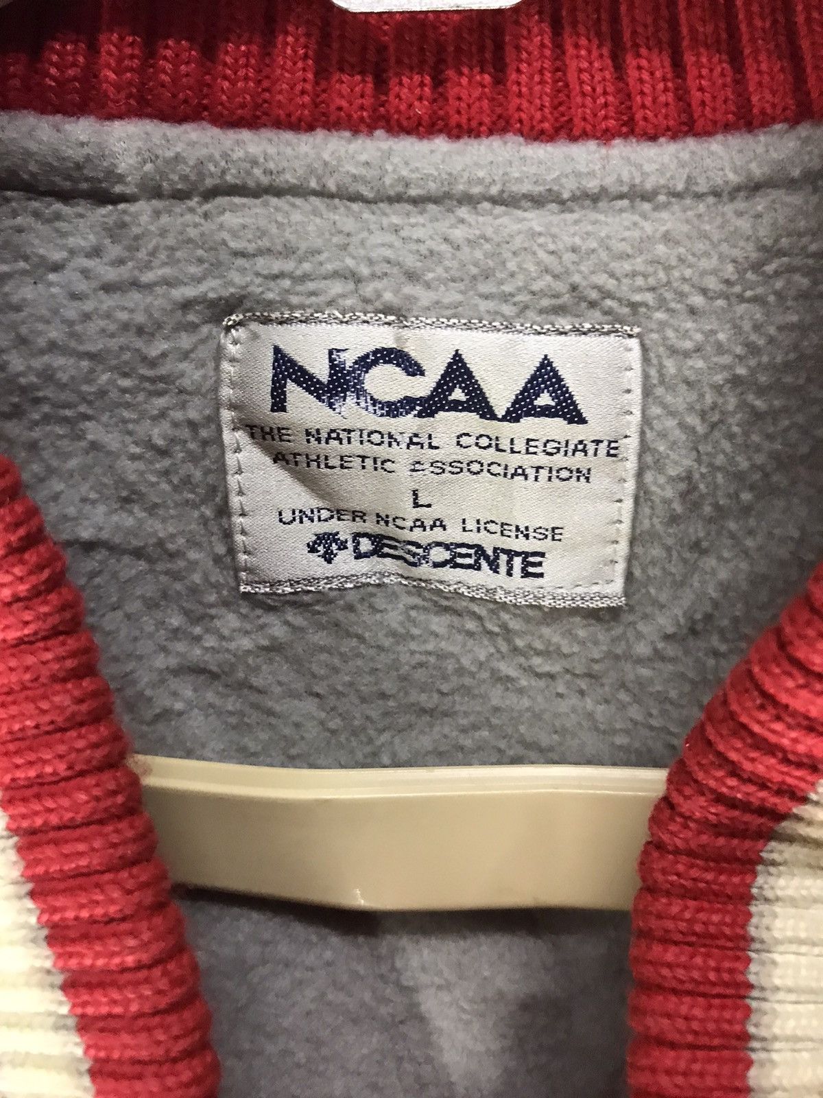 Descente × NCAA × Vintage Vintage ncaa wool varsity jacket by descente Size US L / EU 52-54 / 3 - 3 Thumbnail
