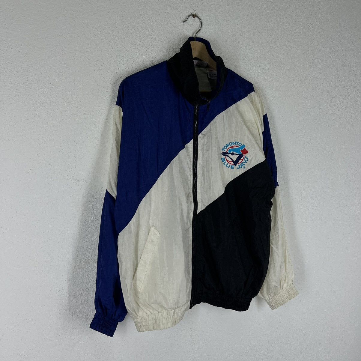 Japanese Brand VINTAGE GENUINE MERCHANDISE MLB BLUE JAYS BIG LOGO JACKET Size US M / EU 48-50 / 2 - 7 Thumbnail