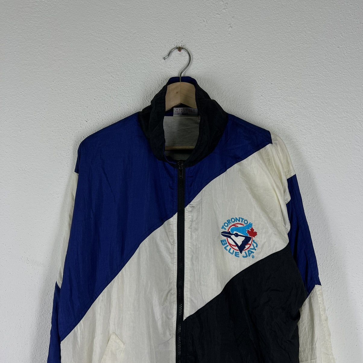 Japanese Brand VINTAGE GENUINE MERCHANDISE MLB BLUE JAYS BIG LOGO JACKET Size US M / EU 48-50 / 2 - 8 Thumbnail