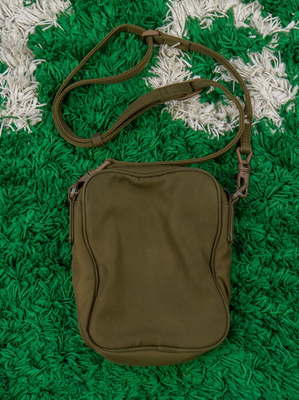 Yeezy RAVE Yeezy Season 6 Cross Body Bag Shoulderbad military Size ONE SIZE - 1 Thumbnail