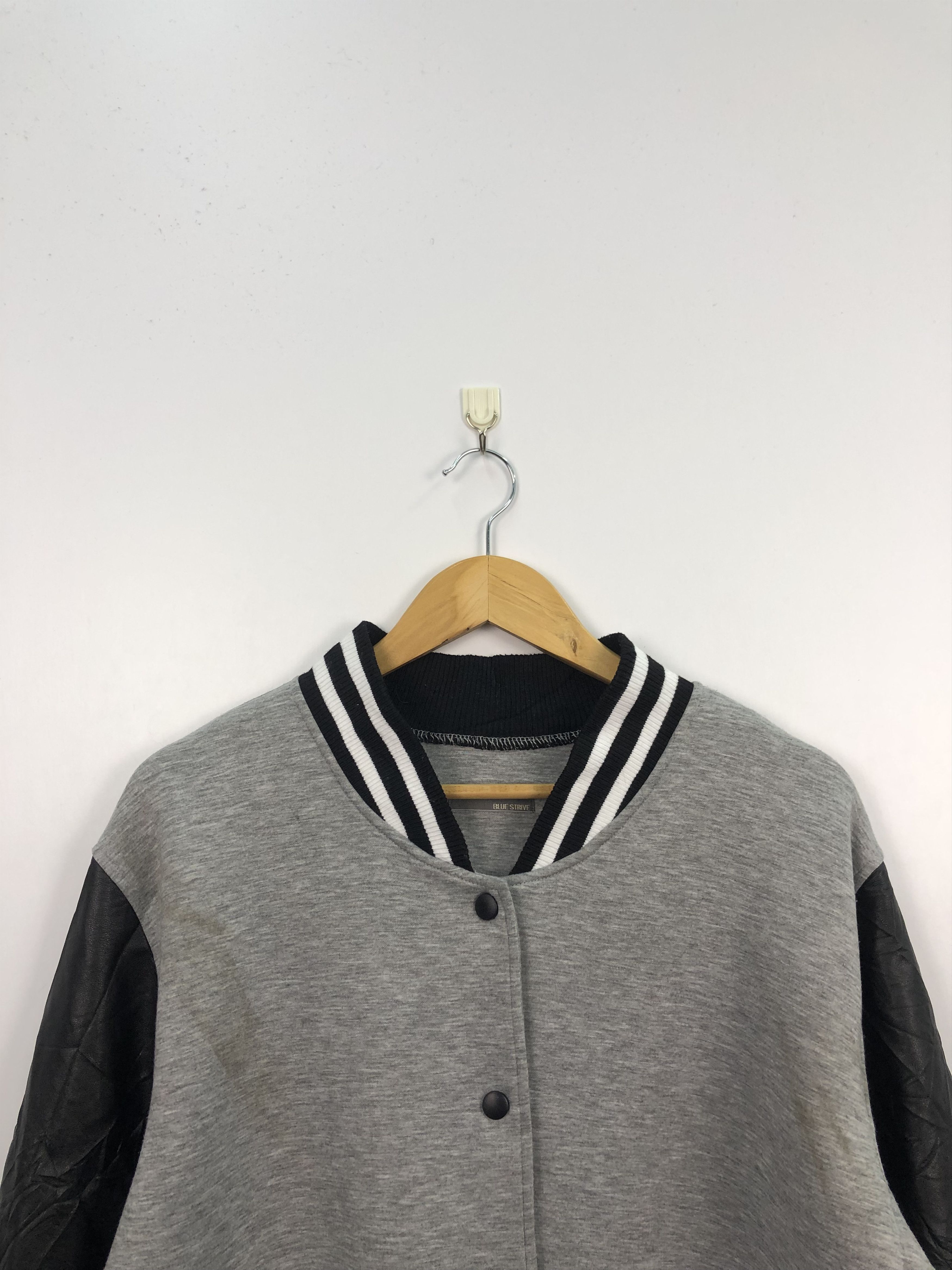 Japanese Brand Japanese Brand Varsity Jacket Synthetic Leather Sleeve V0148 Size US L / EU 52-54 / 3 - 2 Thumbnail