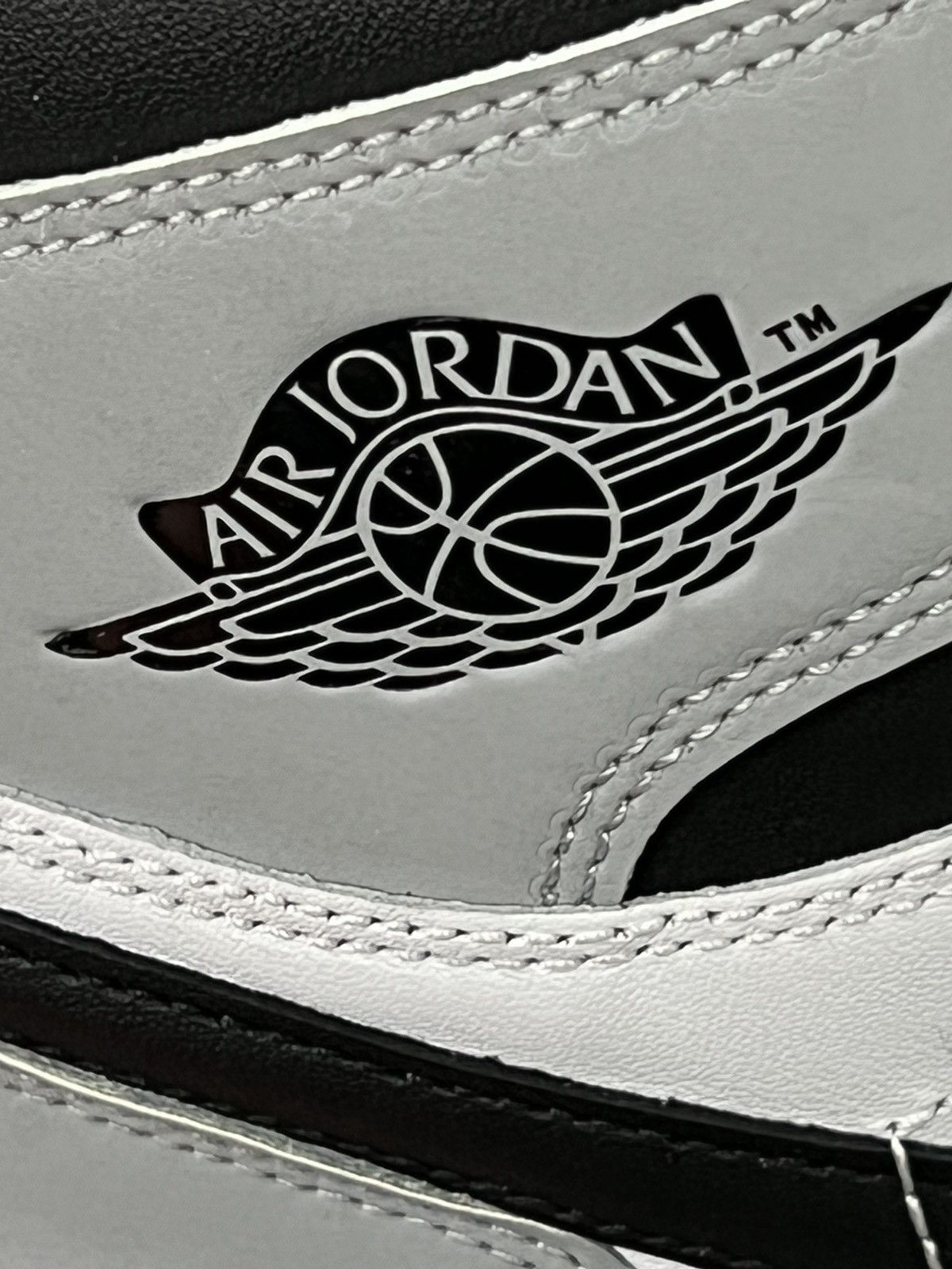 Nike Air Jordan 1 Retro High OG Barons 2014 Size US 13 / EU 46 - 7 Thumbnail