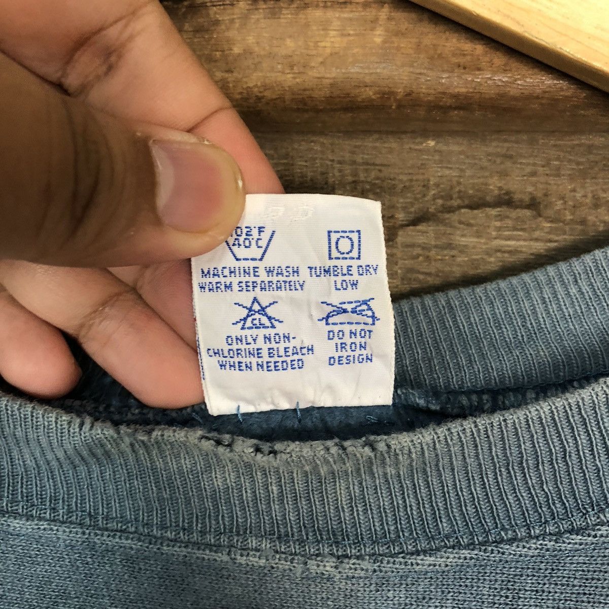 Champion Reverse Weave Ripped Champion Vintage Faded Sweatshirt #018B Size US L / EU 52-54 / 3 - 9 Thumbnail