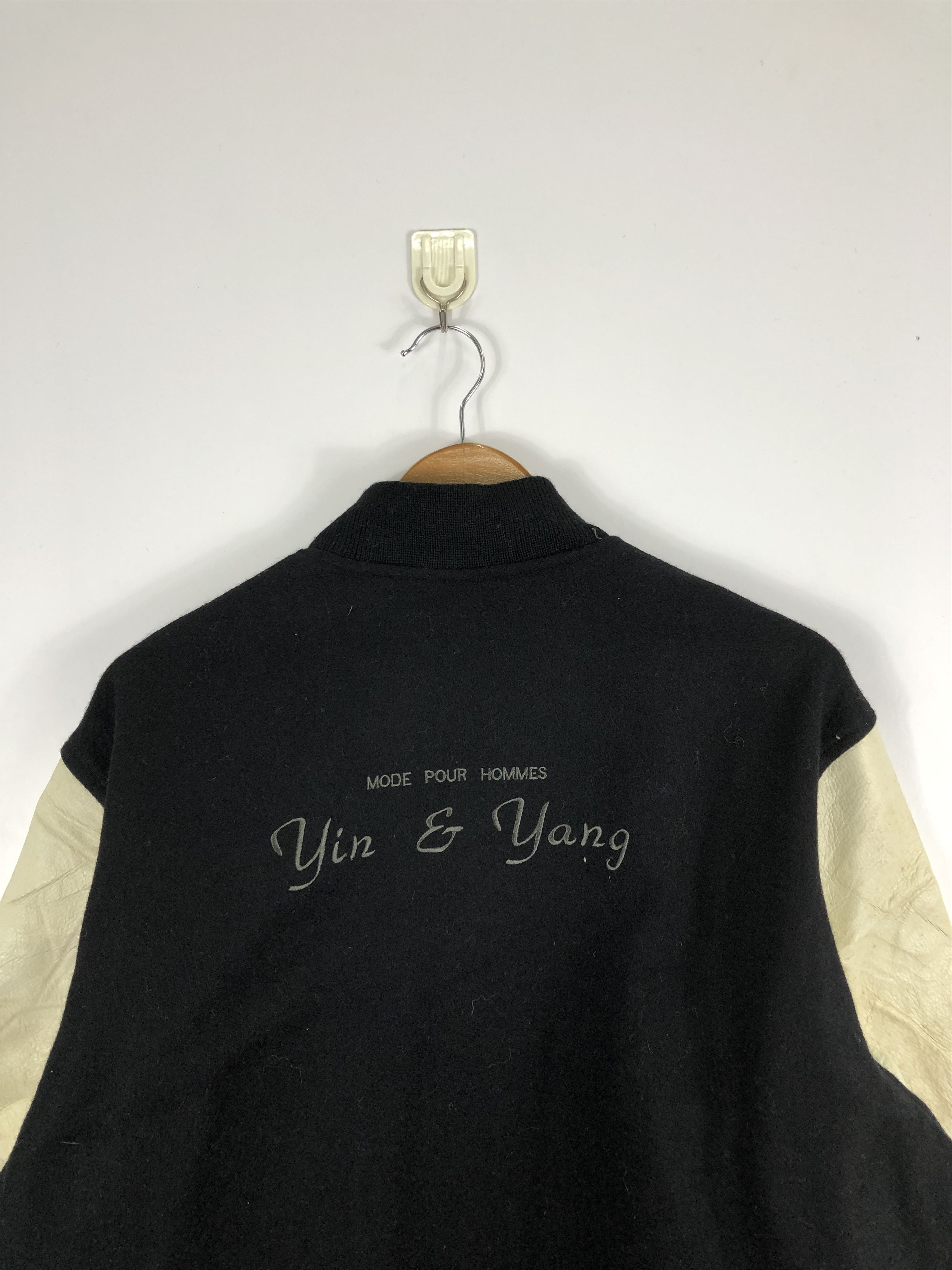 Japanese Brand Vintage 90s Japanese Brand Varsity Leather Sleeve V0245 Size US M / EU 48-50 / 2 - 4 Thumbnail