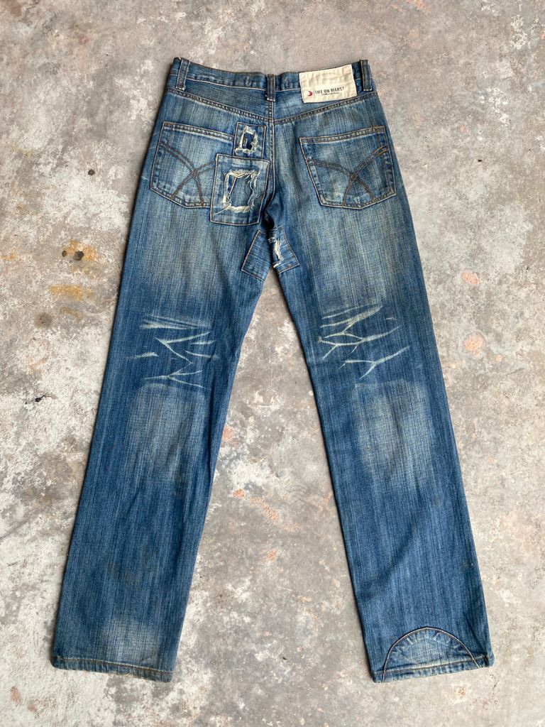 Japanese Brand RARE🔥Japanese Distress Patchwork Jeans Life On Mars Size US 30 / EU 46 - 2 Thumbnail