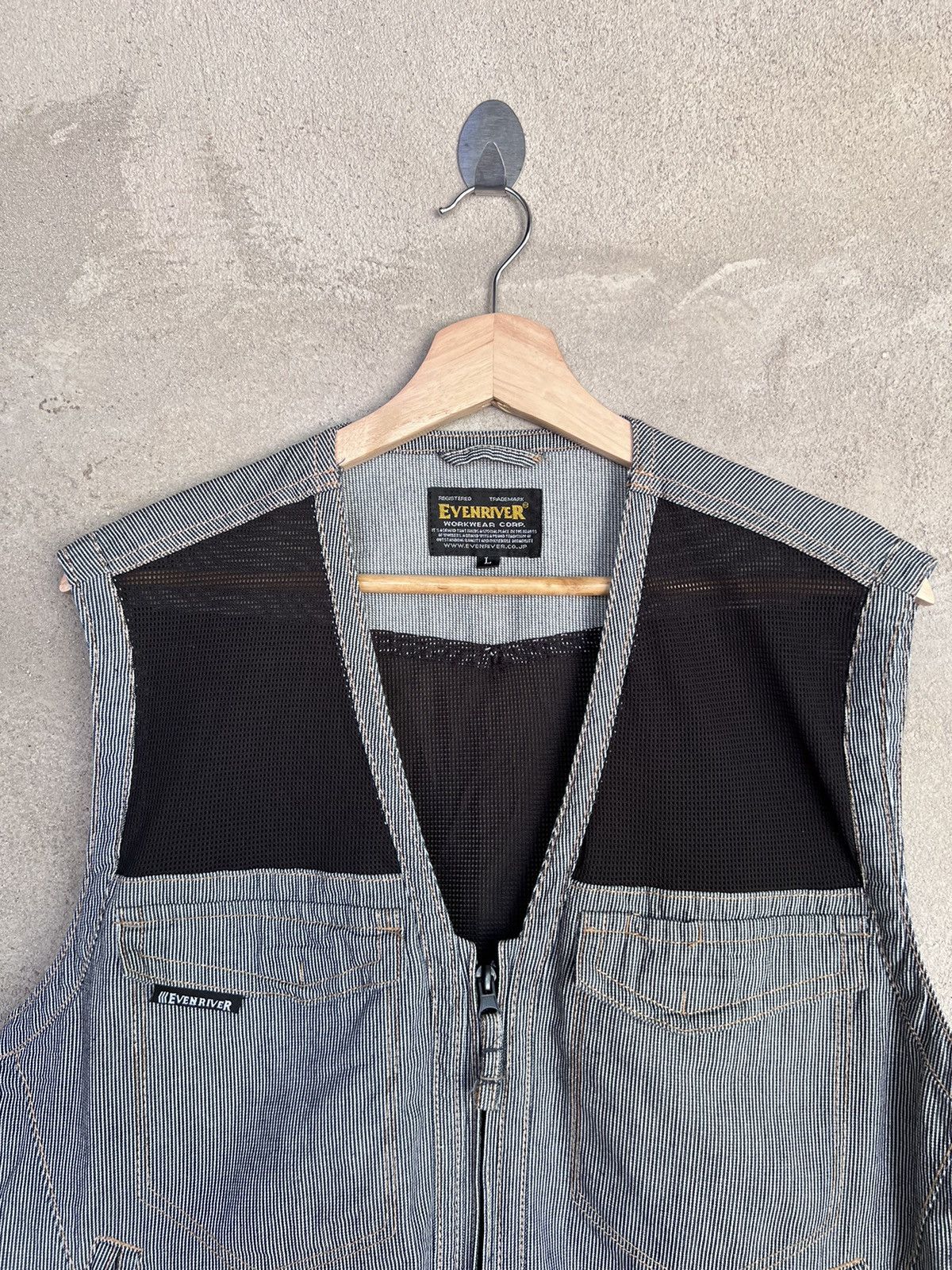 Japanese Brand Japanese Brand Evenriver Vest Size US L / EU 52-54 / 3 - 3 Thumbnail