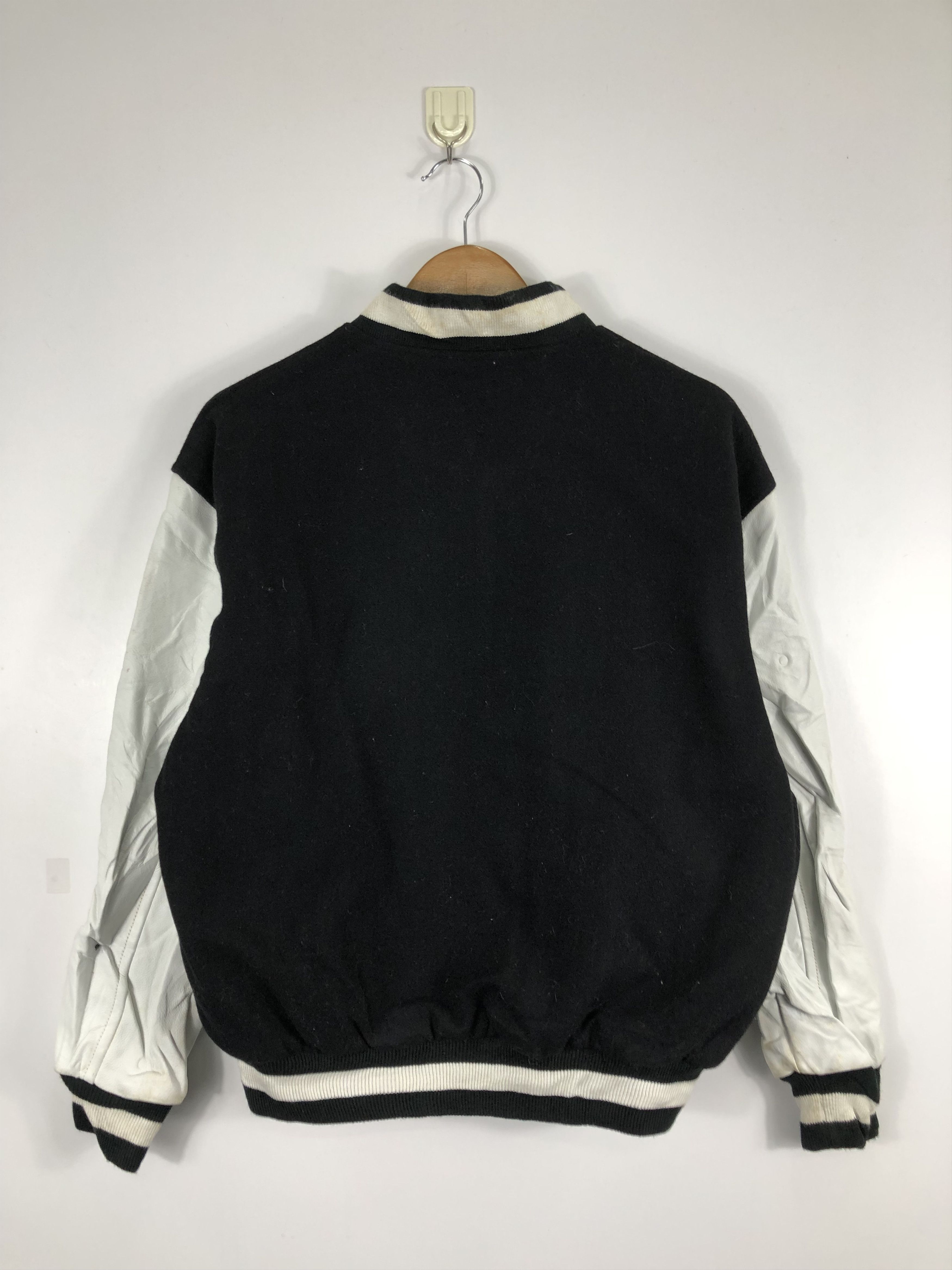 Japanese Brand Vintage 90s Japanese Varsity Leather Sleeve V0247 Size US M / EU 48-50 / 2 - 3 Thumbnail