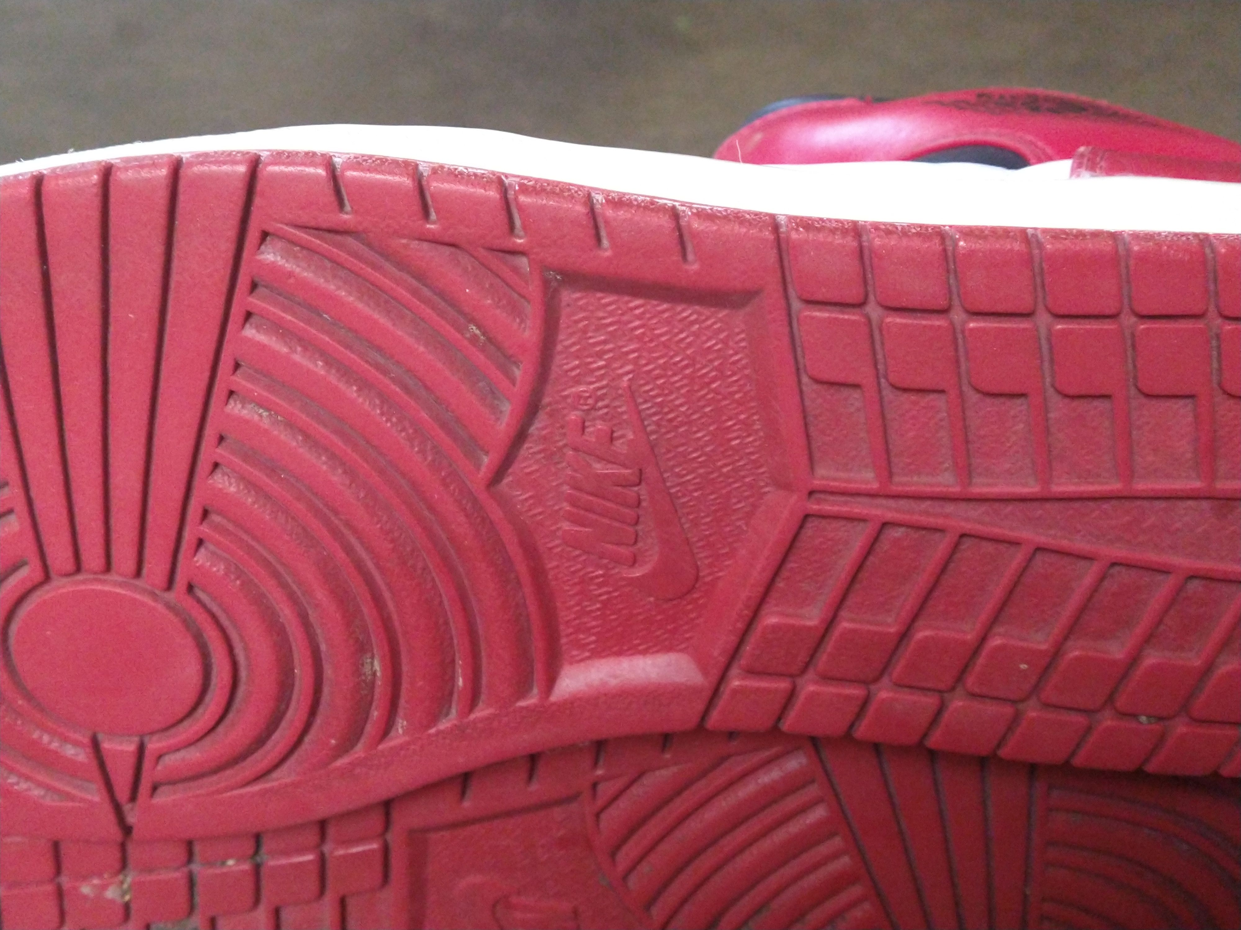 Jordan Brand × Nike Nike Air Jordan Retro 1 Old Love Size 10.5 Red 136085102 Size US 10.5 / EU 43-44 - 18 Thumbnail