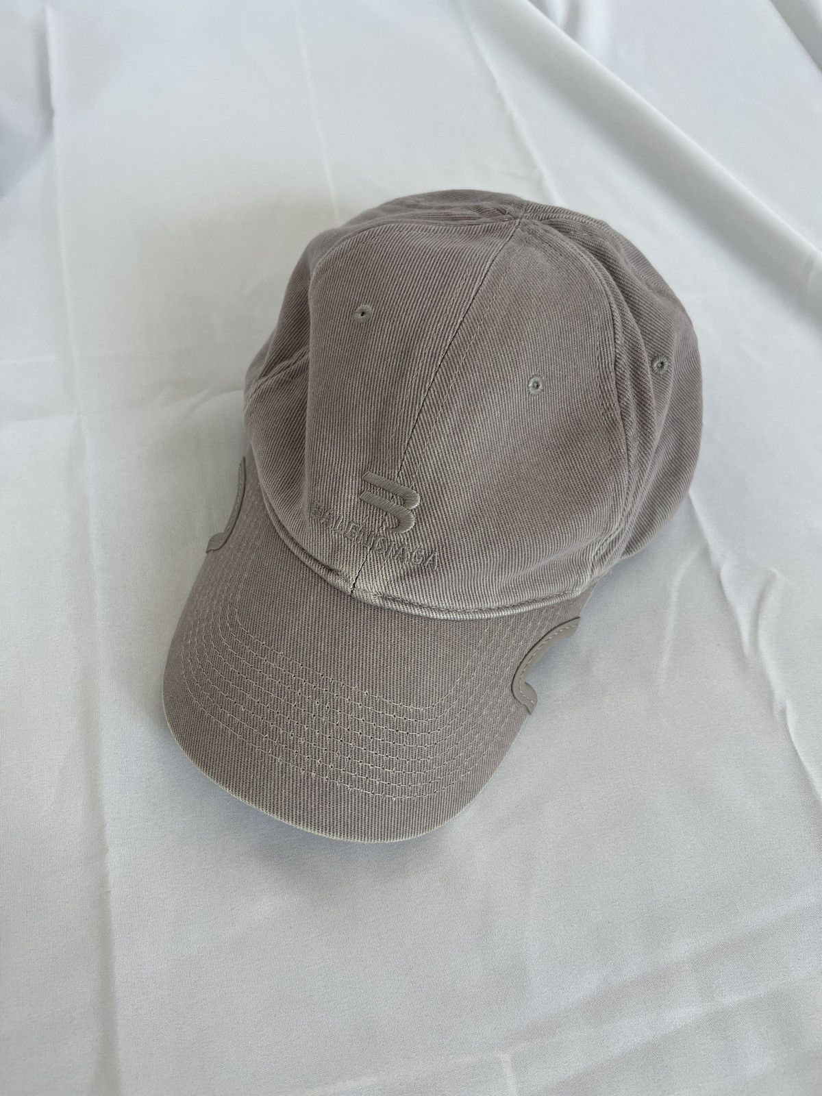 image of Balenciaga Sporty B Cap in Grey, Men's