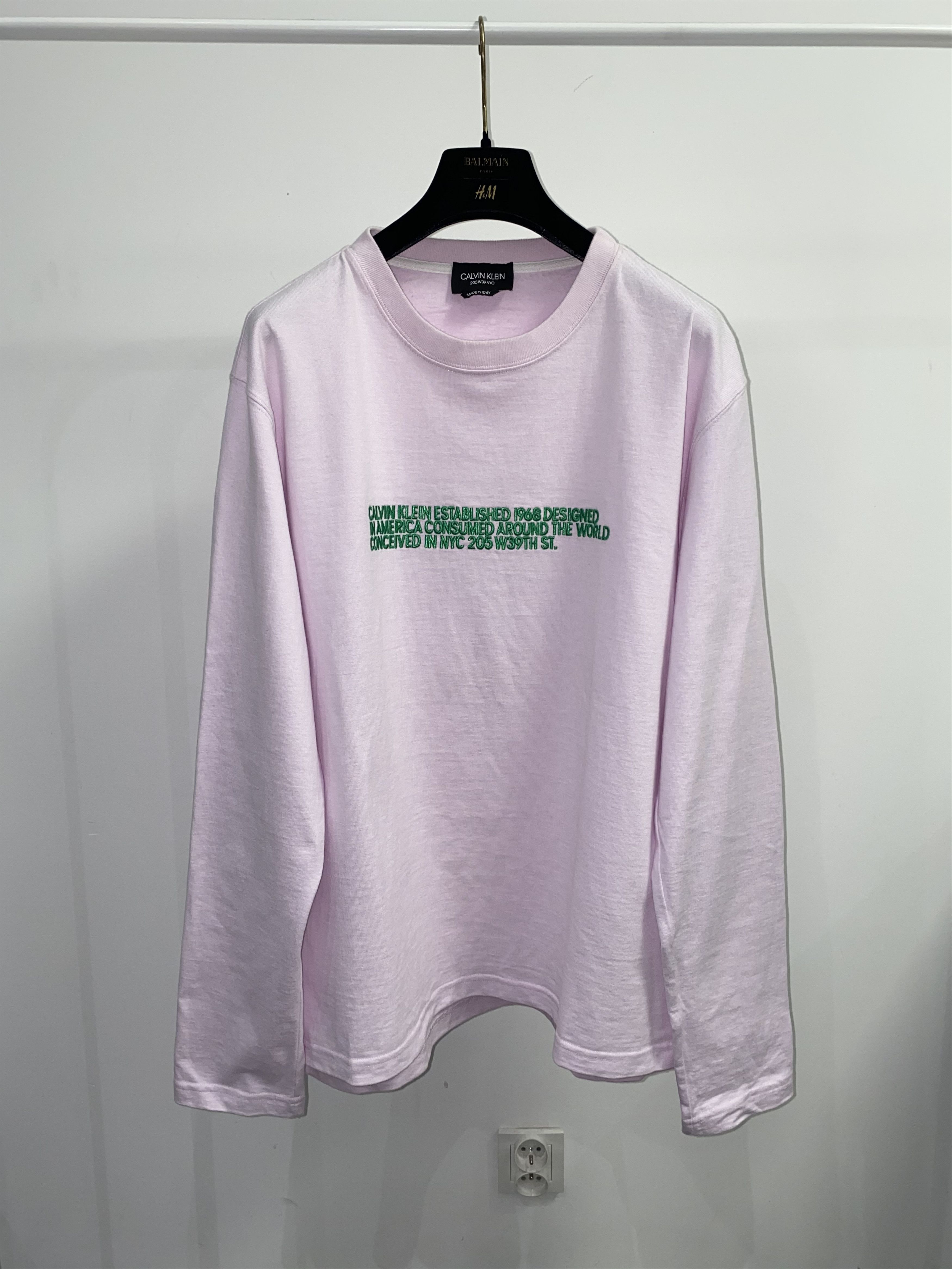 Andy Warhol × Calvin Klein 205W39NYC × Raf Simons Calvin Klein 205W39NYC Statement Logo Baby Pink Crewneck Size US L / EU 52-54 / 3 - 1 Thumbnail