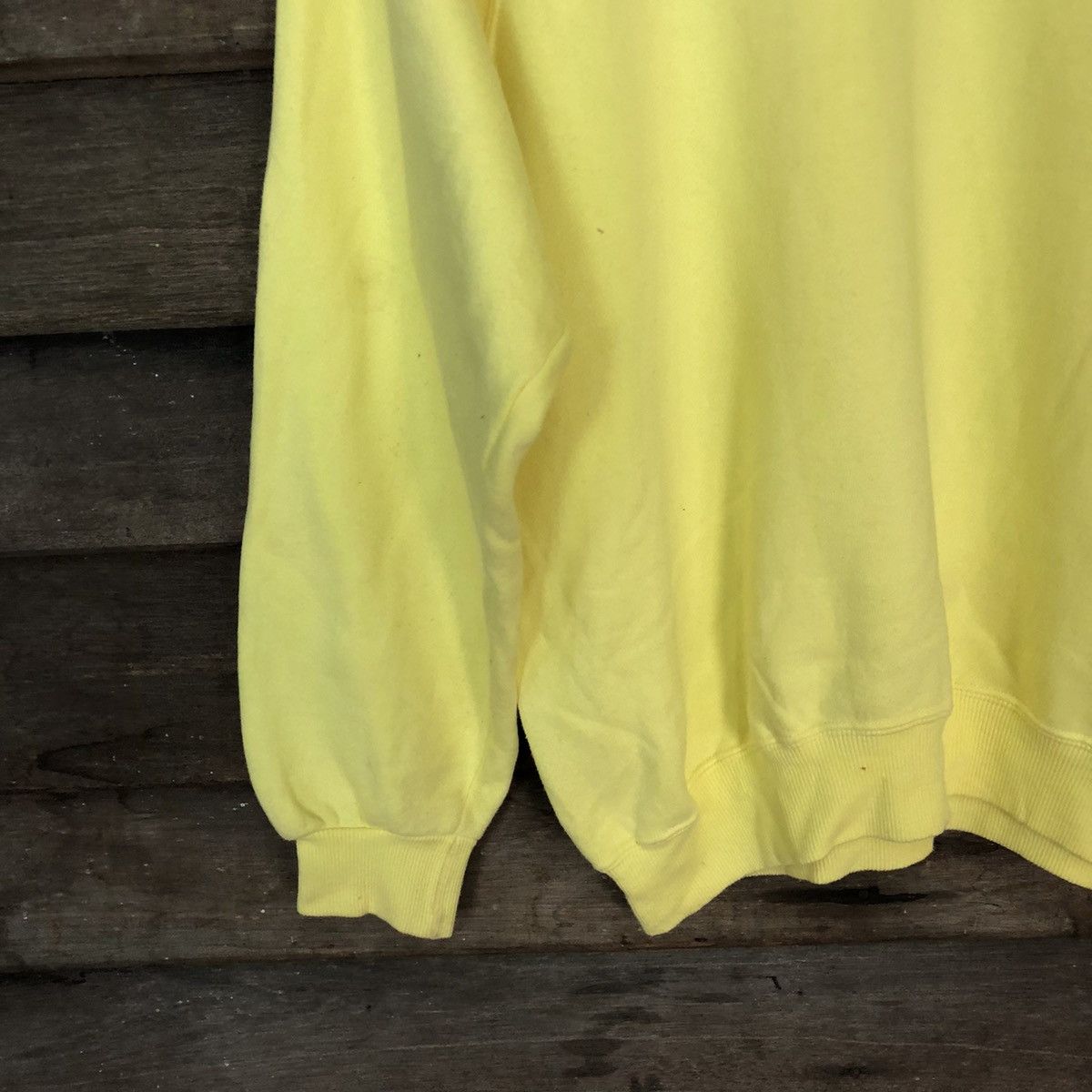 Vintage Yamaha Staff vintage Yellow Sweatshirt #030B Size US M / EU 48-50 / 2 - 6 Thumbnail