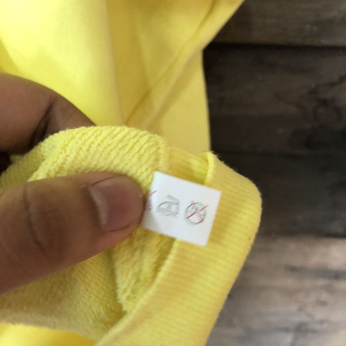 Vintage Yamaha Staff vintage Yellow Sweatshirt #030B Size US M / EU 48-50 / 2 - 9 Thumbnail