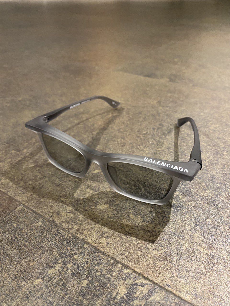 BALENCIAGA BAT 元ネタ品 Balenciaga BAT RECTANGLE SUNGLASSES - メルカリ