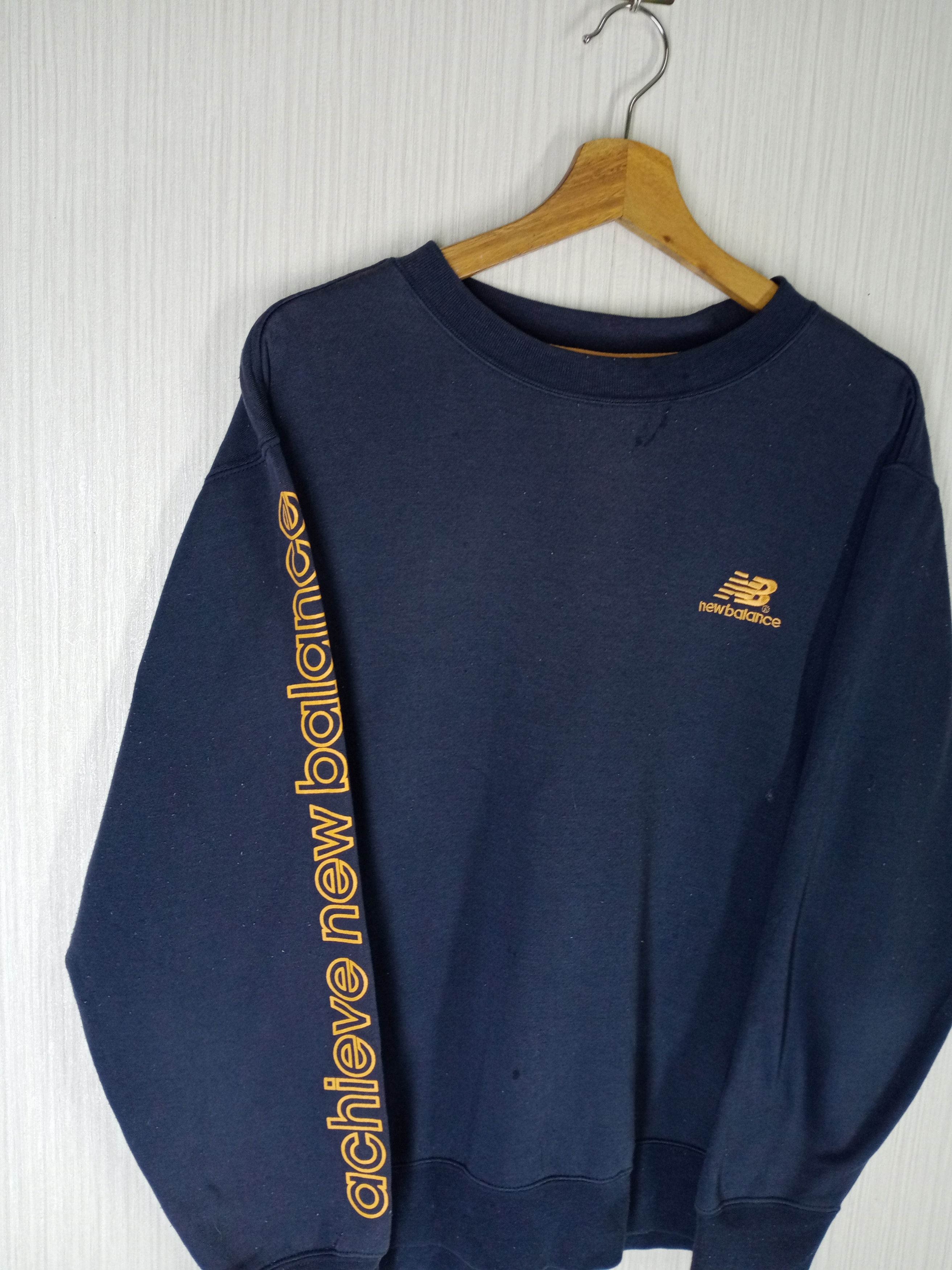 New Balance Vintage New Balance Embroidered Small Logo Sweatshirt Size US L / EU 52-54 / 3 - 3 Thumbnail
