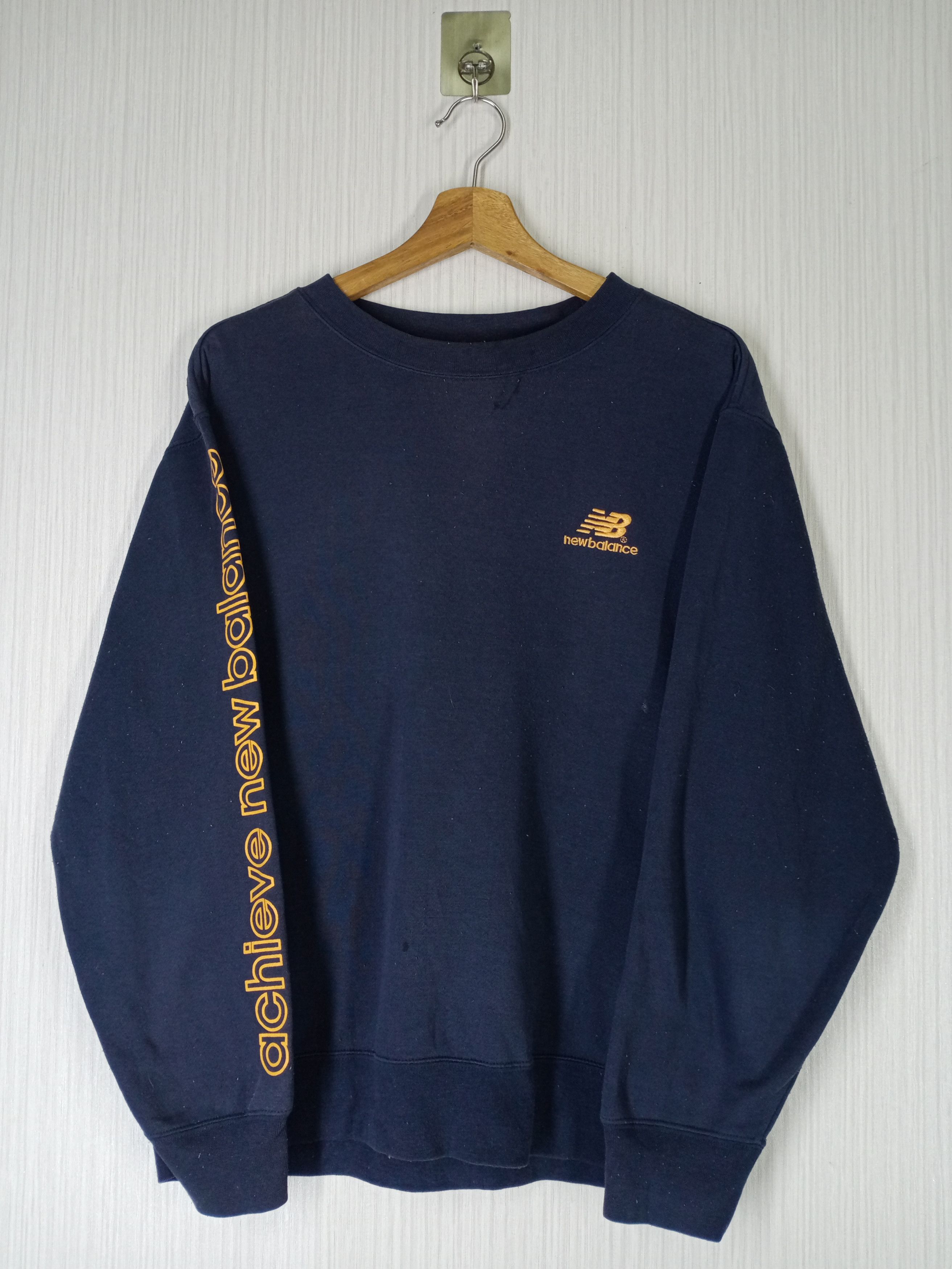 New Balance Vintage New Balance Embroidered Small Logo Sweatshirt Size US L / EU 52-54 / 3 - 1 Thumbnail