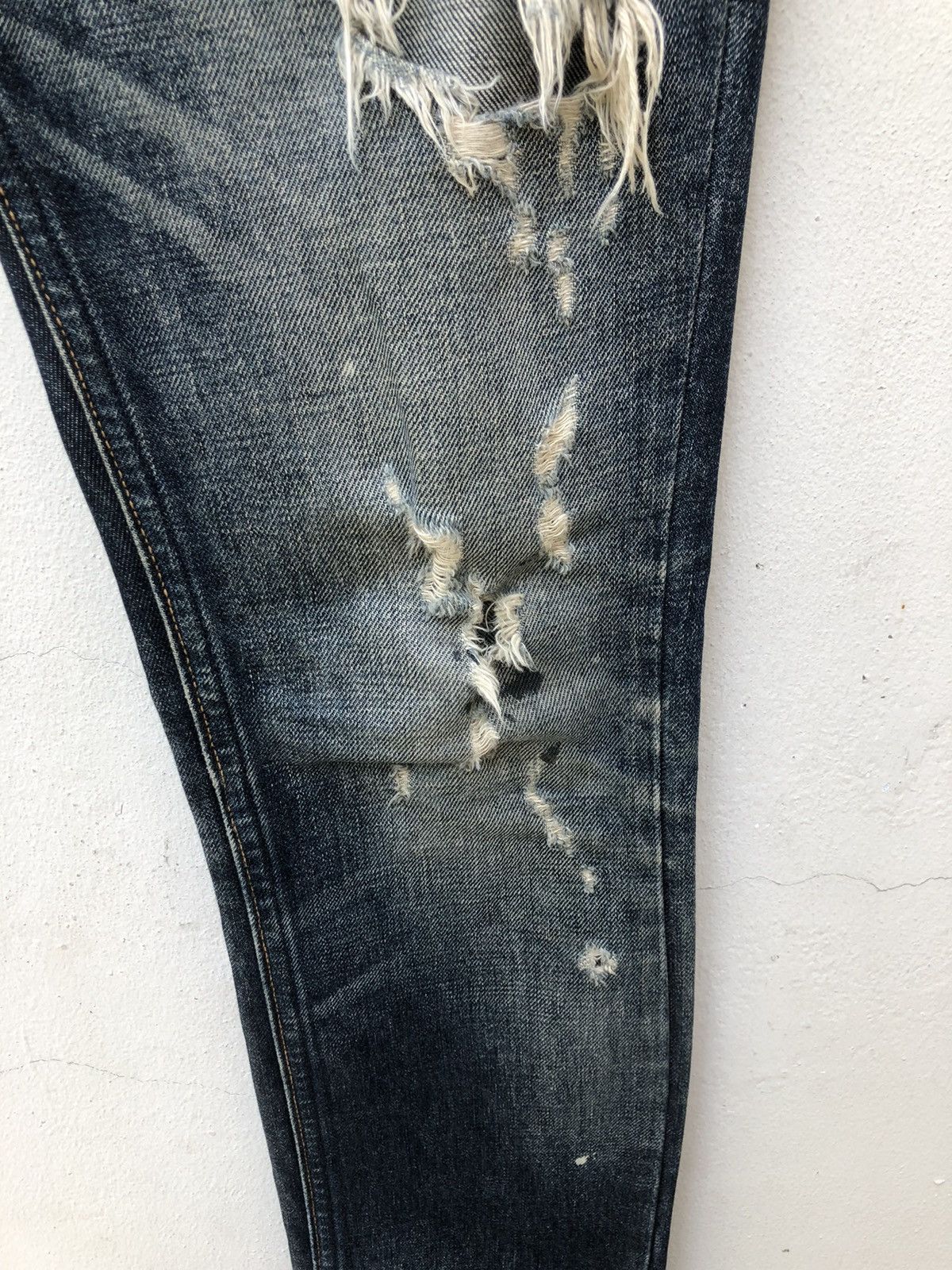 Lounge Lizard Rips Distressed Damaged Denim Jeans Size US 30 / EU 46 - 13 Thumbnail