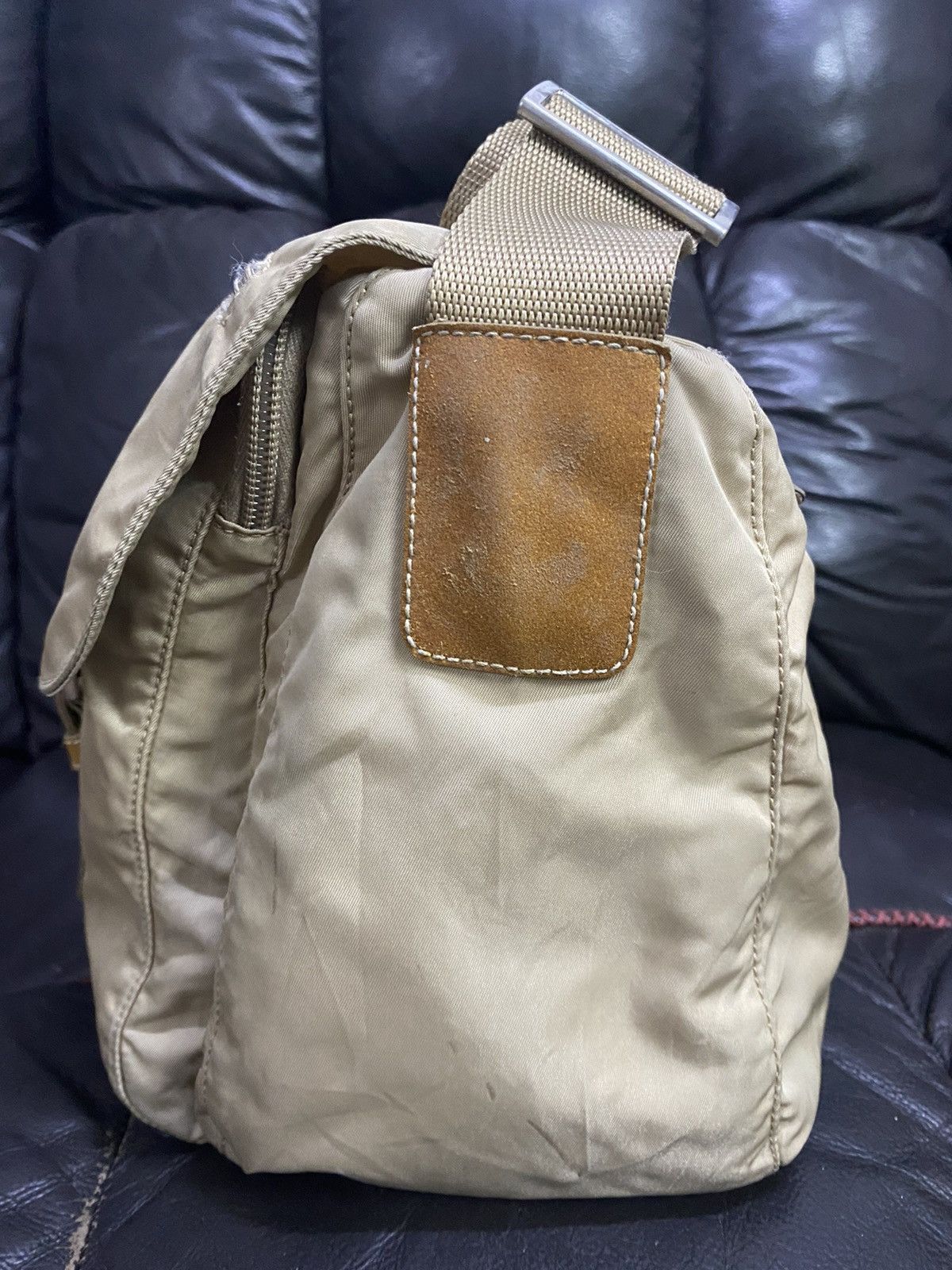 Prada Authentic Prada Tessuto Nyalon Messenger Shoulder Bag Size ONE SIZE - 8 Thumbnail
