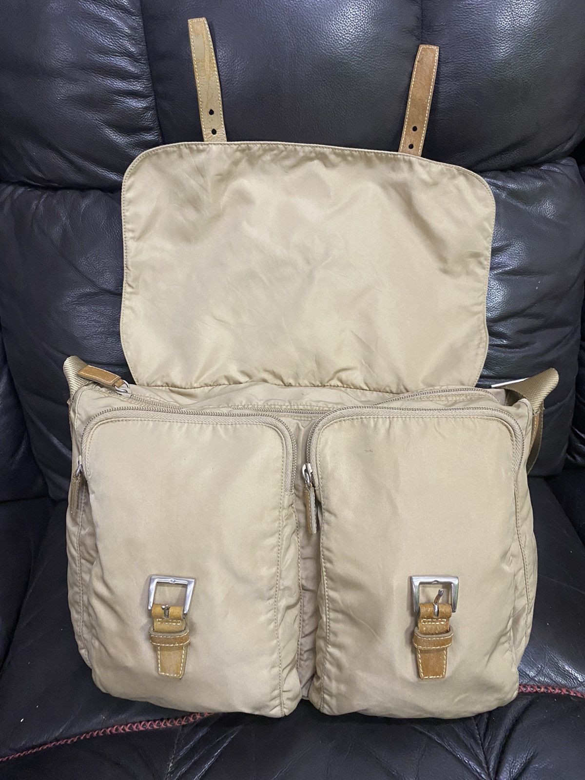 Prada Authentic Prada Tessuto Nyalon Messenger Shoulder Bag Size ONE SIZE - 17 Thumbnail