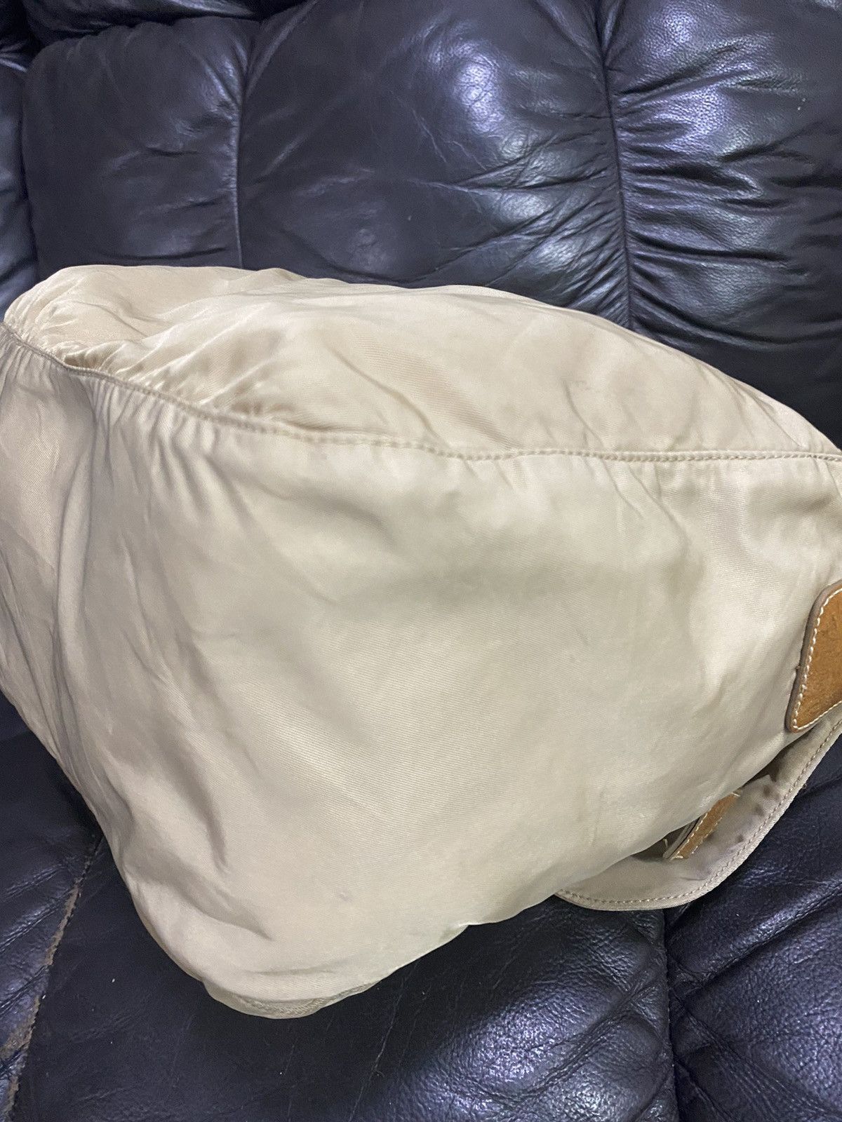 Prada Authentic Prada Tessuto Nyalon Messenger Shoulder Bag Size ONE SIZE - 11 Thumbnail