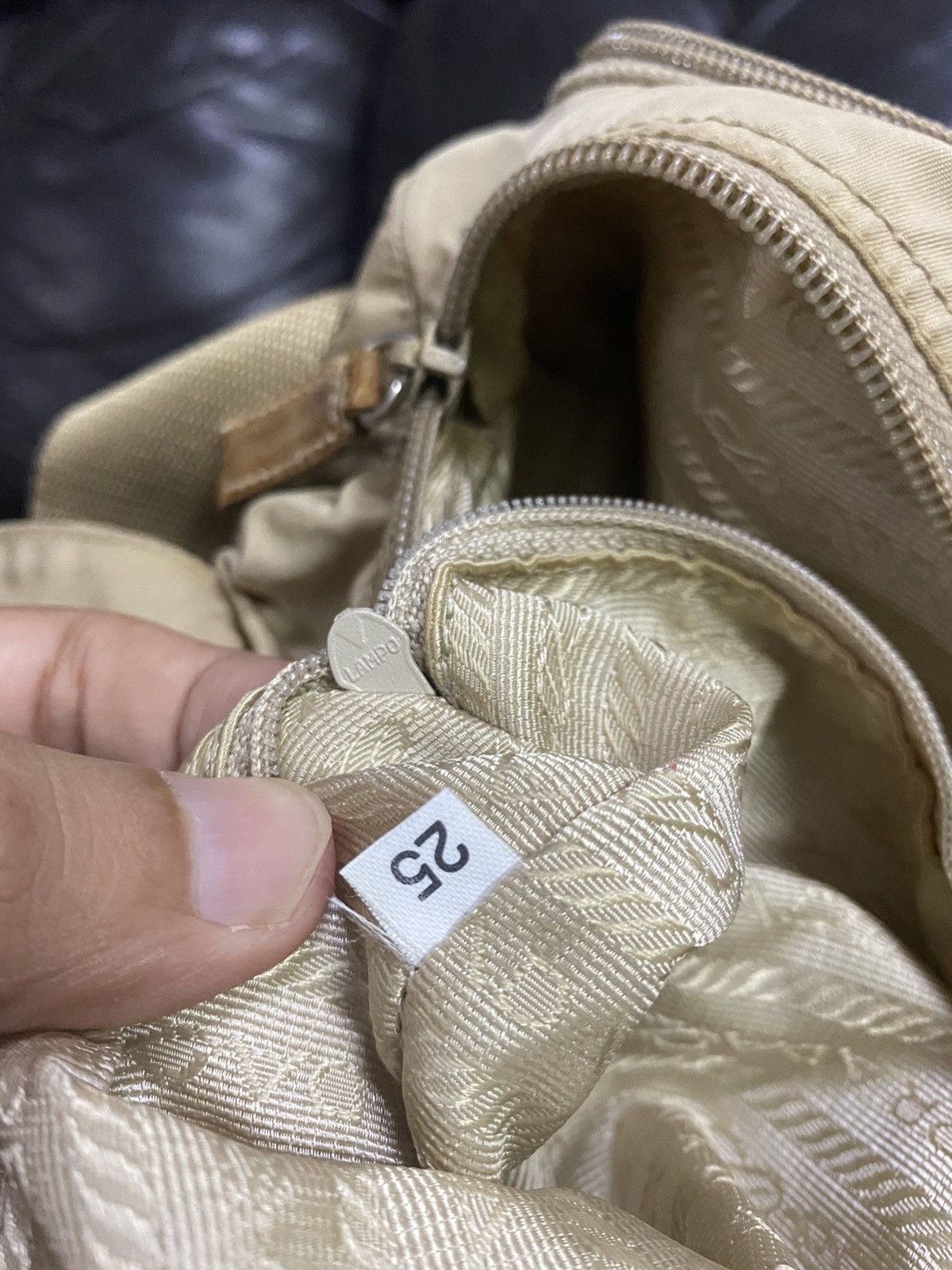 Prada Authentic Prada Tessuto Nyalon Messenger Shoulder Bag Size ONE SIZE - 21 Thumbnail