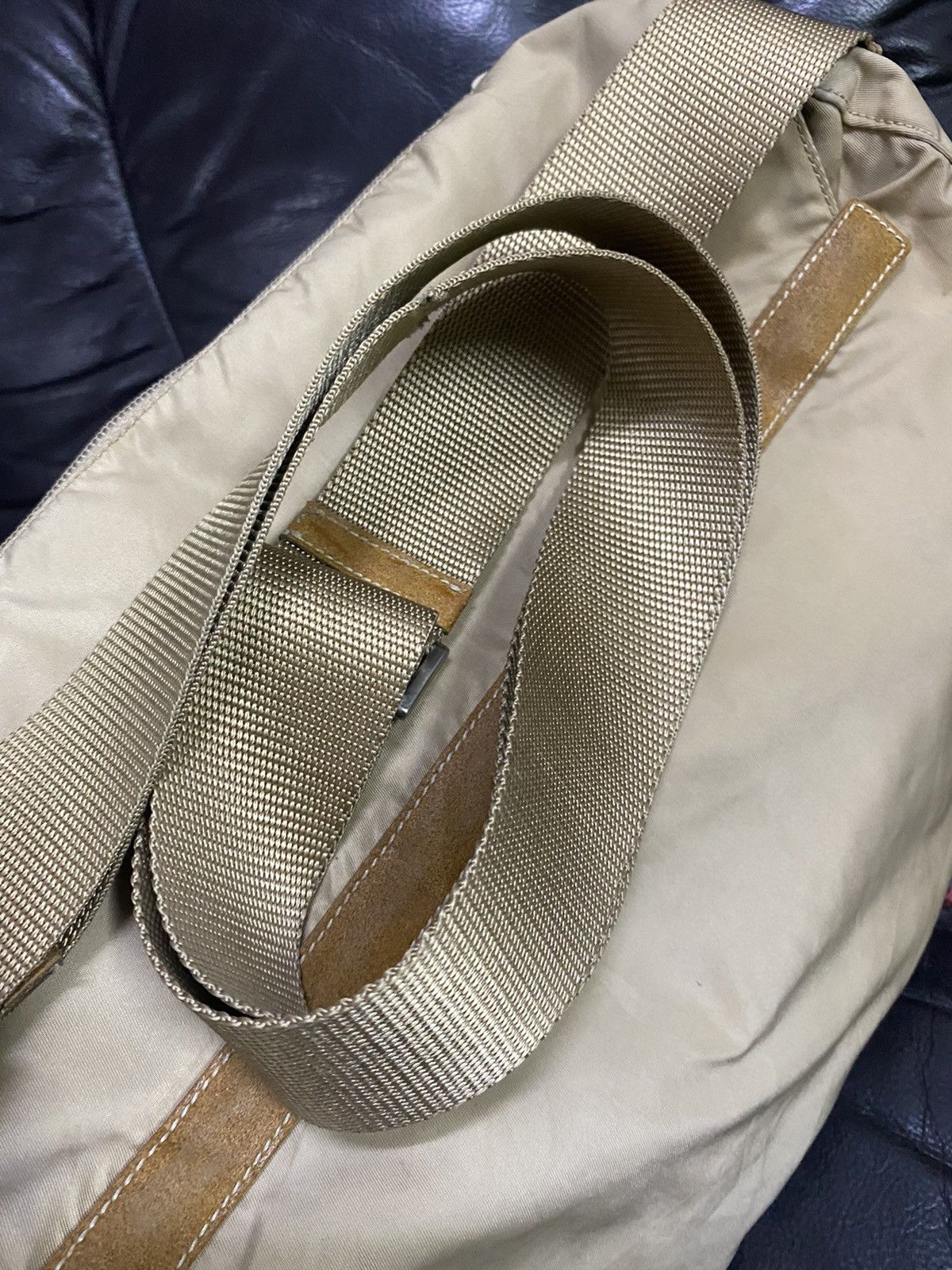 Prada Authentic Prada Tessuto Nyalon Messenger Shoulder Bag Size ONE SIZE - 16 Thumbnail