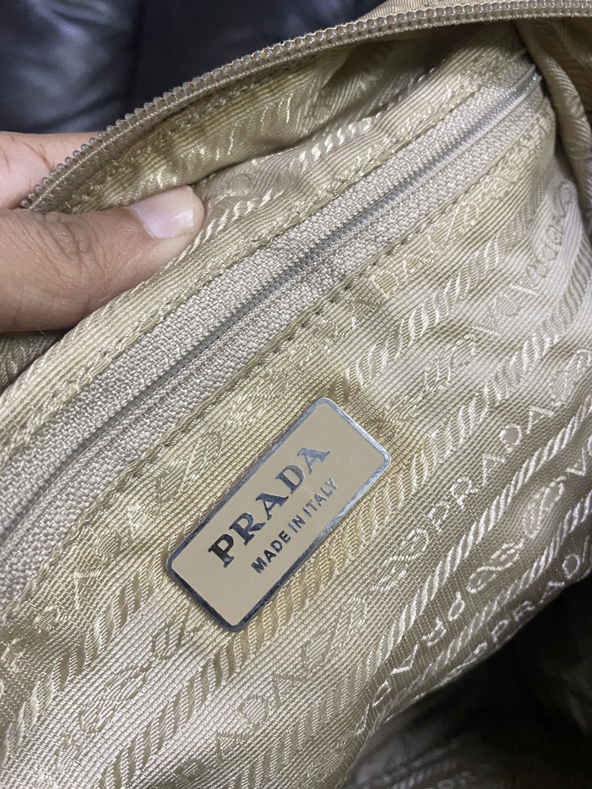 Prada Authentic Prada Tessuto Nyalon Messenger Shoulder Bag Size ONE SIZE - 20 Thumbnail