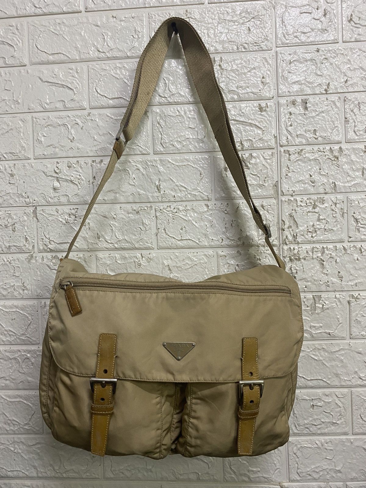 Prada Authentic Prada Tessuto Nyalon Messenger Shoulder Bag Size ONE SIZE - 24 Thumbnail