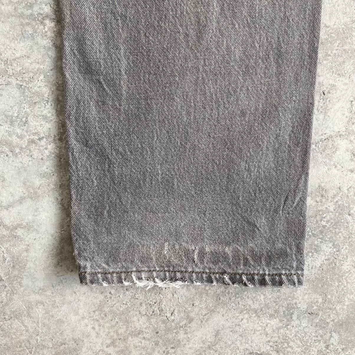Levi's Size 33x32.5 VTG 90’s Levi's 501 Ash Gray Button Fly Jeans Size US 33 - 18 Thumbnail
