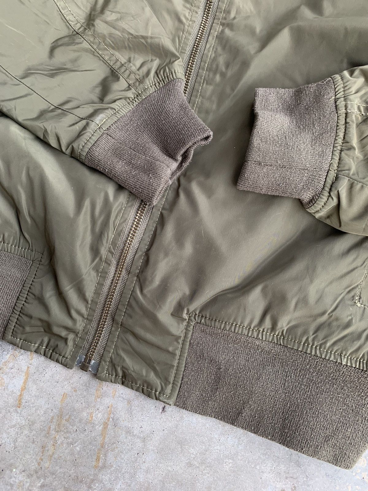Uniqlo JapaneseBrand Uniqlo Gu Reversible Quilted Bomber Jacket Size US M / EU 48-50 / 2 - 4 Thumbnail