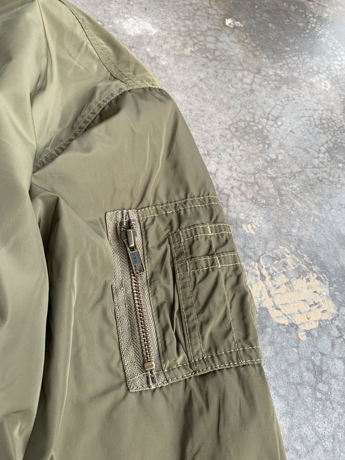 Uniqlo JapaneseBrand Uniqlo Gu Reversible Quilted Bomber Jacket Size US M / EU 48-50 / 2 - 6 Thumbnail