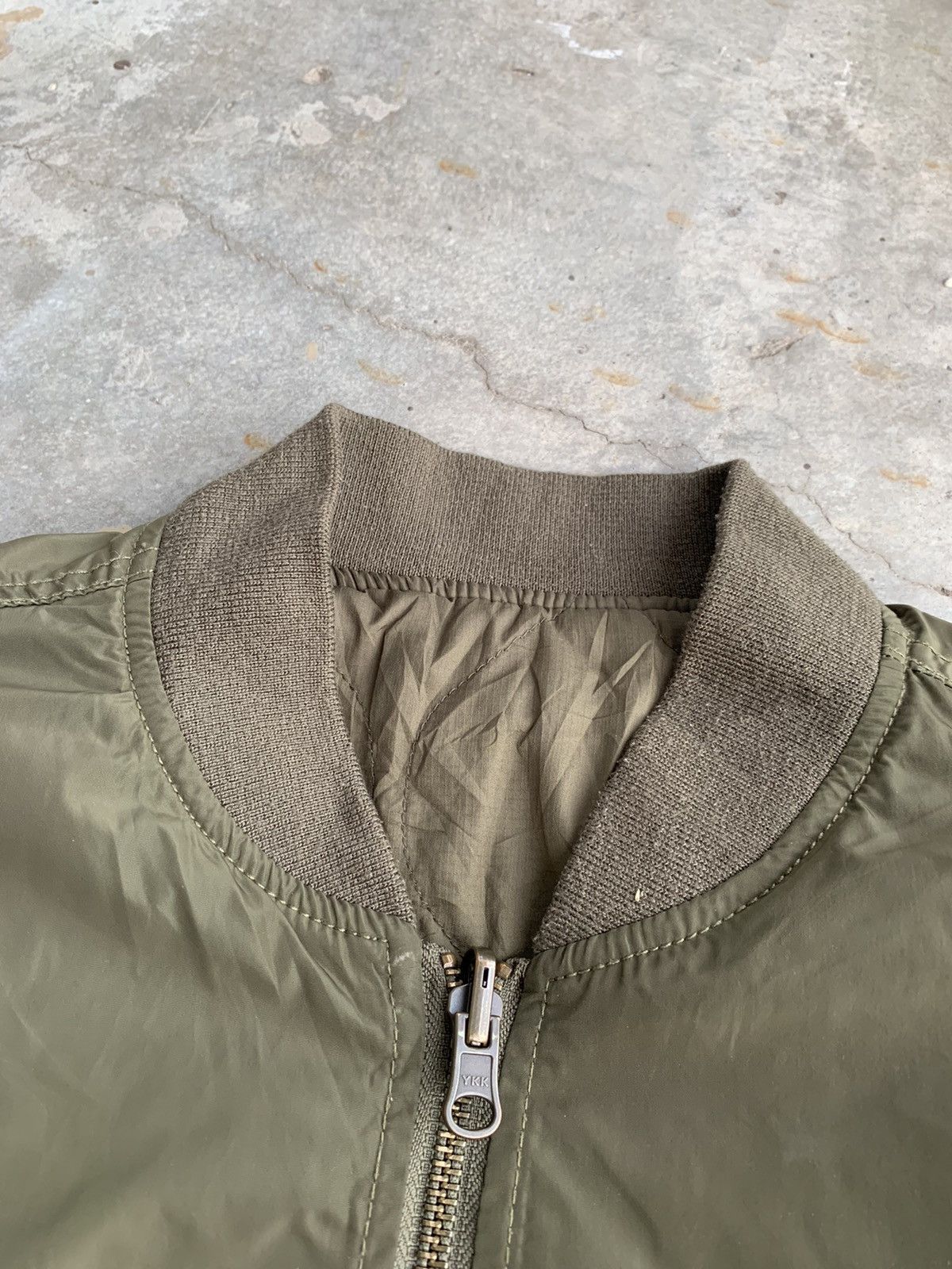 Uniqlo JapaneseBrand Uniqlo Gu Reversible Quilted Bomber Jacket Size US M / EU 48-50 / 2 - 5 Thumbnail