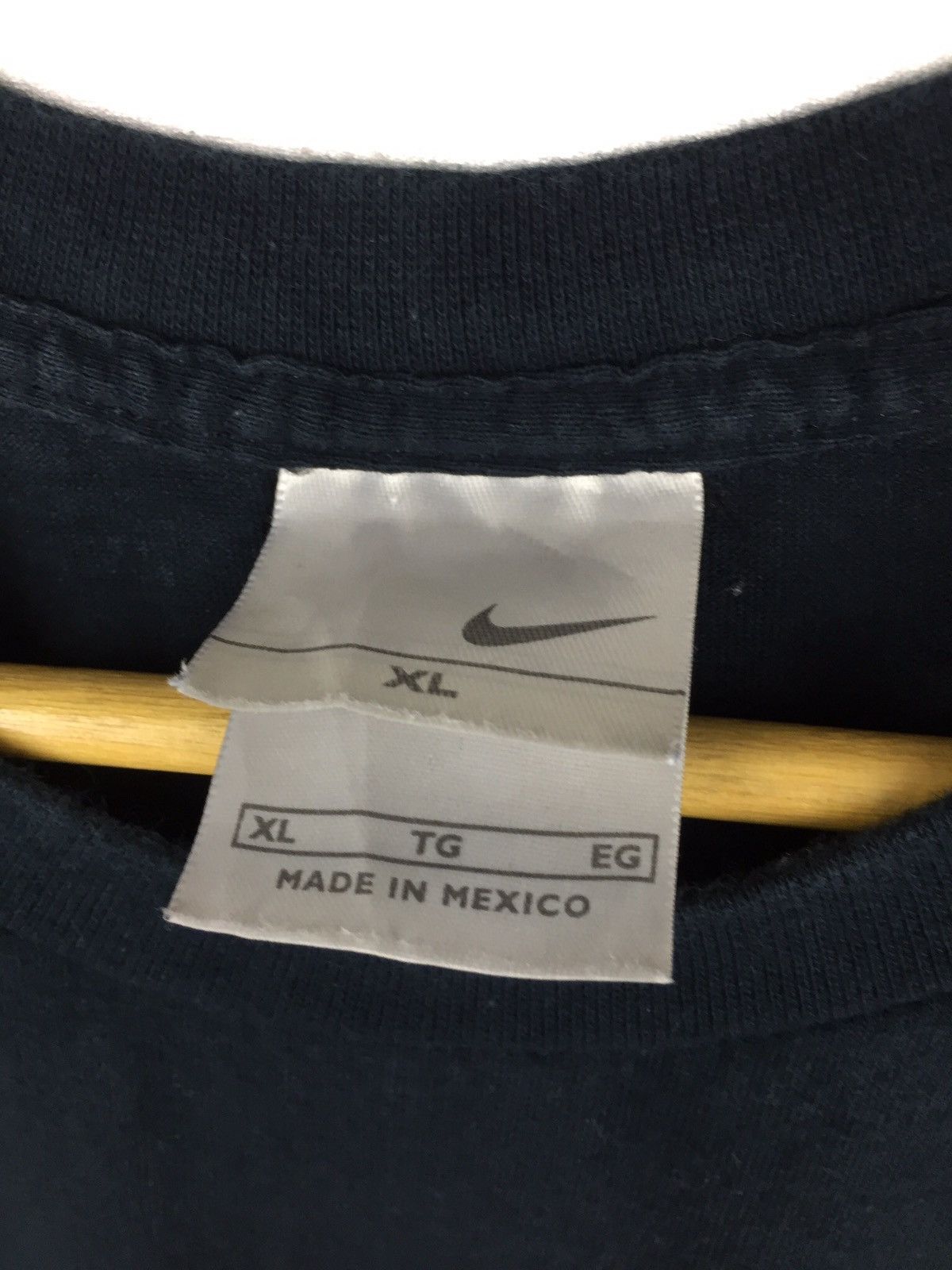 Nike Vintage Nike 90s small logo streetwear Size US XL / EU 56 / 4 - 5 Thumbnail