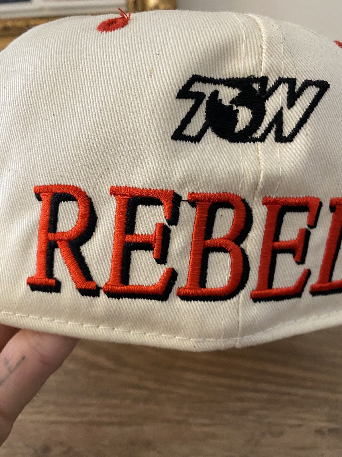 NCAA × Top Of The World × Vintage Vintage NWT 80’s UNLV Rebels Fitted Hat Cap 7 1/8 Size ONE SIZE - 8 Thumbnail