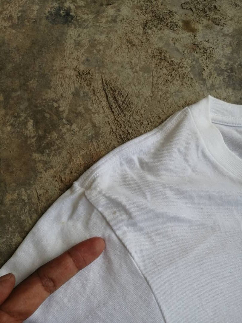 Kaws × Uniqlo Kaws Skeleton Tshirt RARE Design Size US S / EU 44-46 / 1 - 7 Thumbnail