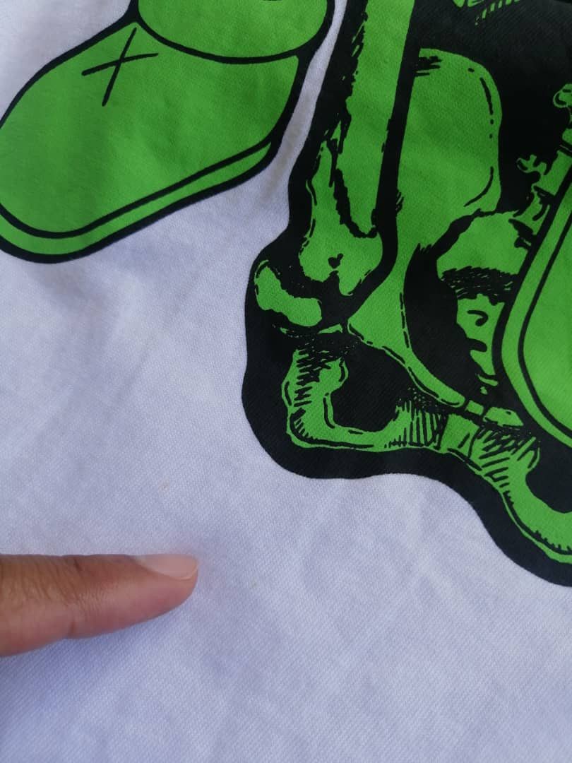 Kaws × Uniqlo Kaws Skeleton Tshirt RARE Design Size US S / EU 44-46 / 1 - 8 Thumbnail
