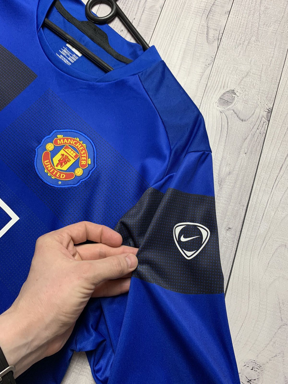 Nike Vintage soccer jersey Manchester United size L blue rare Size US L / EU 52-54 / 3 - 2 Thumbnail